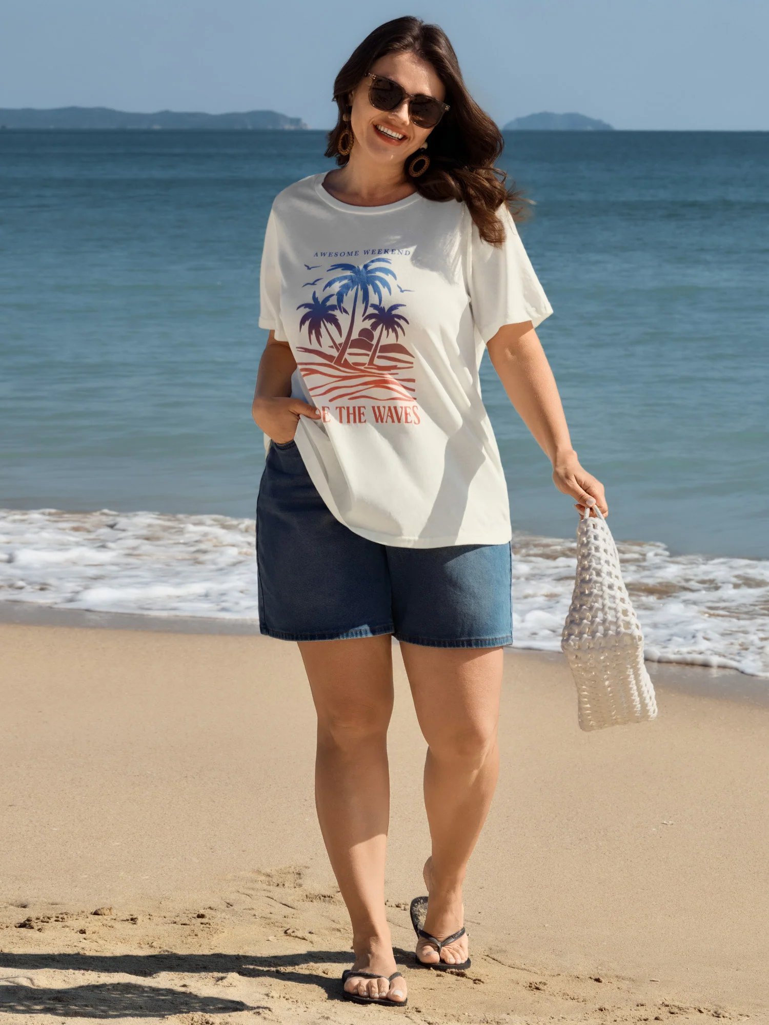 Island Print Round Neck Plain T-Shirt - Image 3