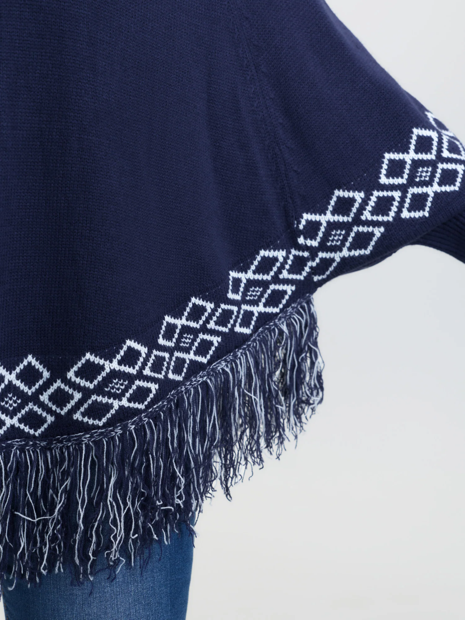 Jacquard Geometric Pattern Fringe Pullover - Image 2