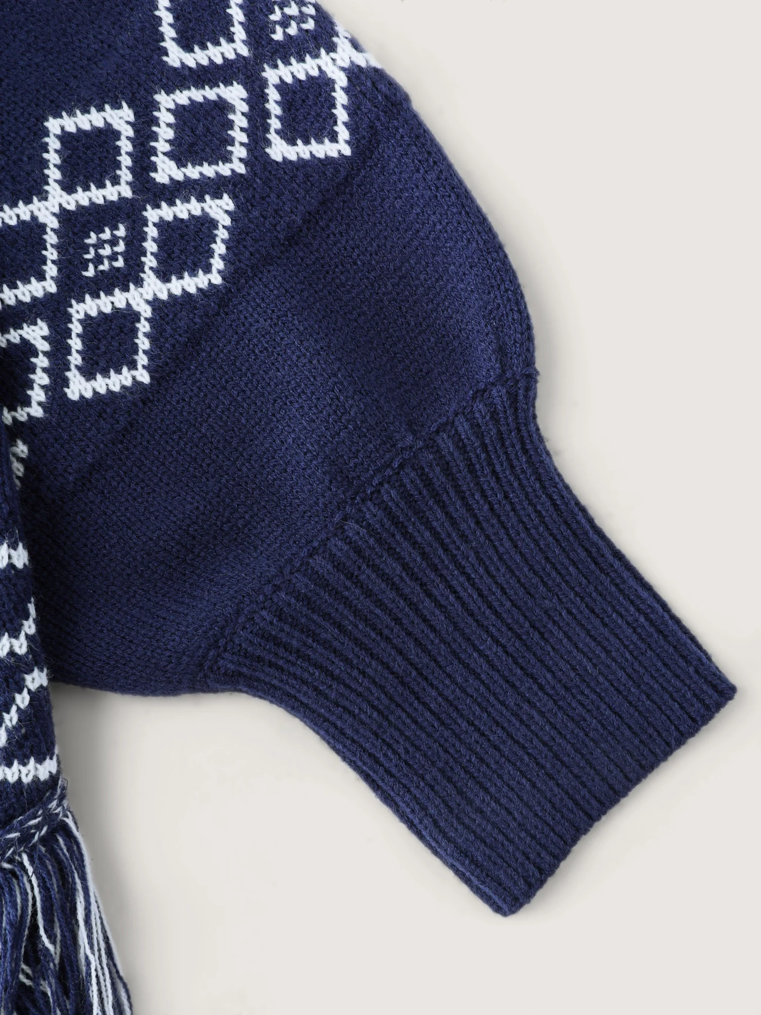 Jacquard Geometric Pattern Fringe Pullover - Image 5