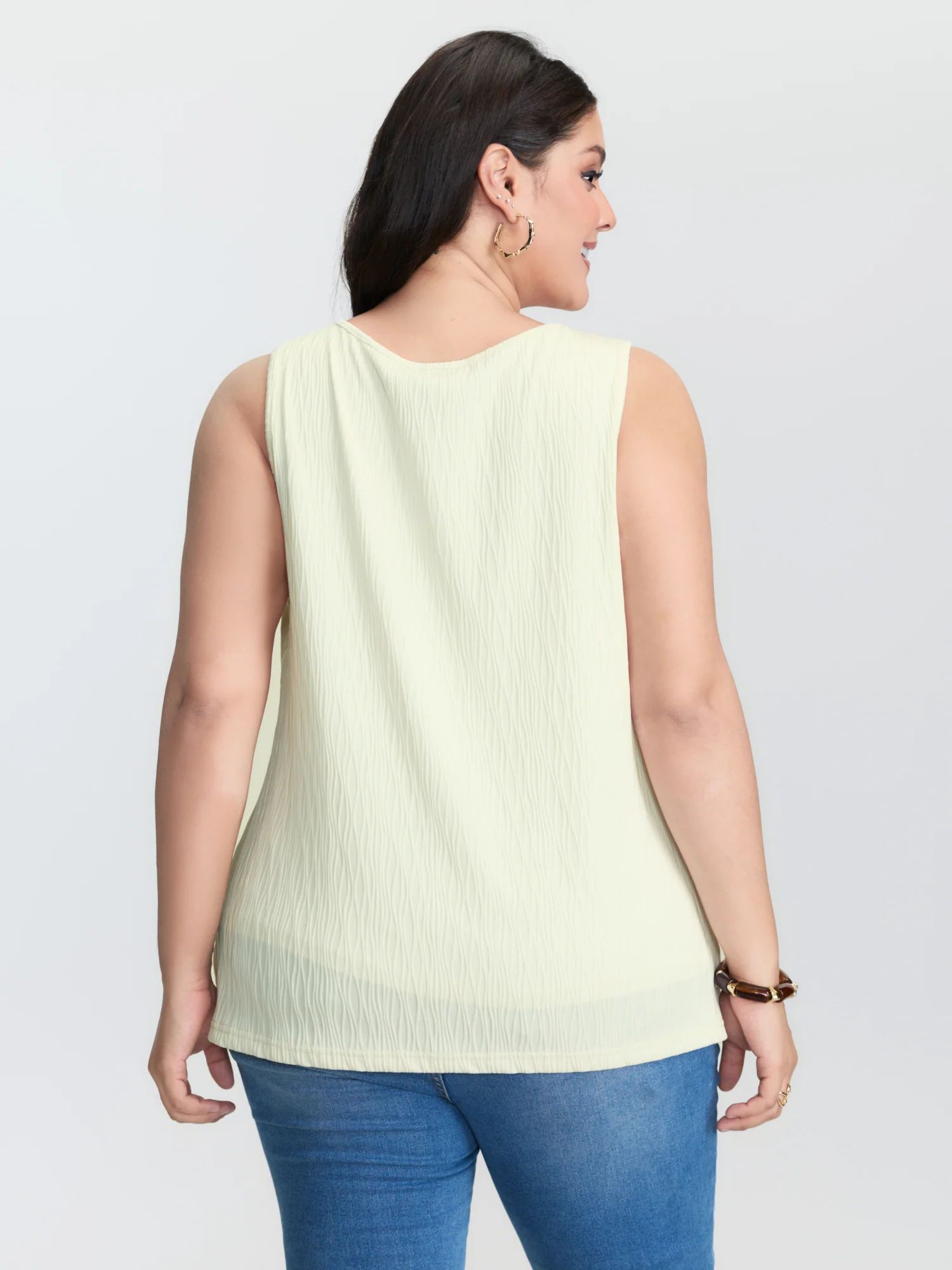 Keyhole Neckline Plain Textured Tank Top - Image 4
