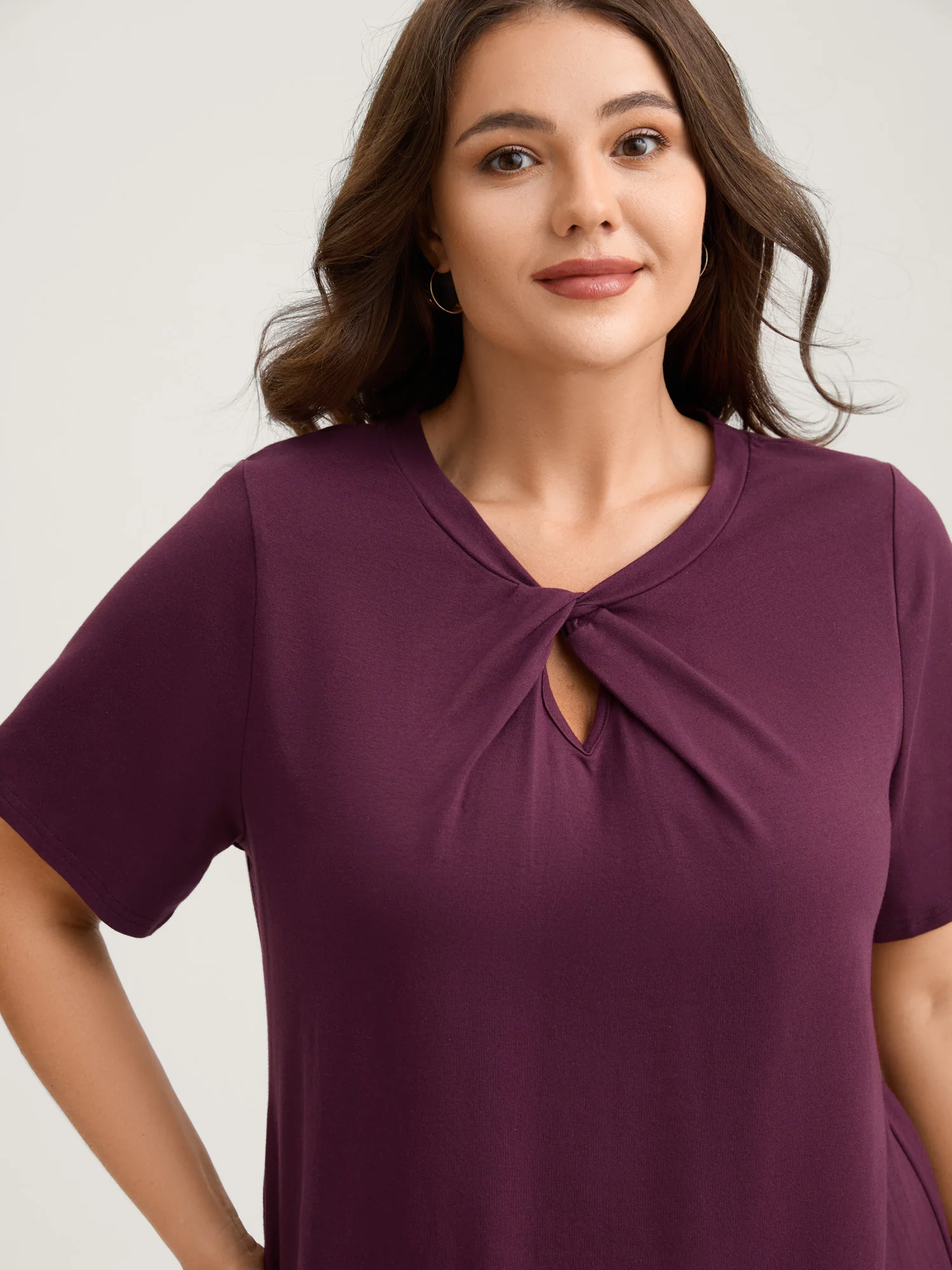 Knotted Cut-Out Neckline Solid T-Shirt - Image 2