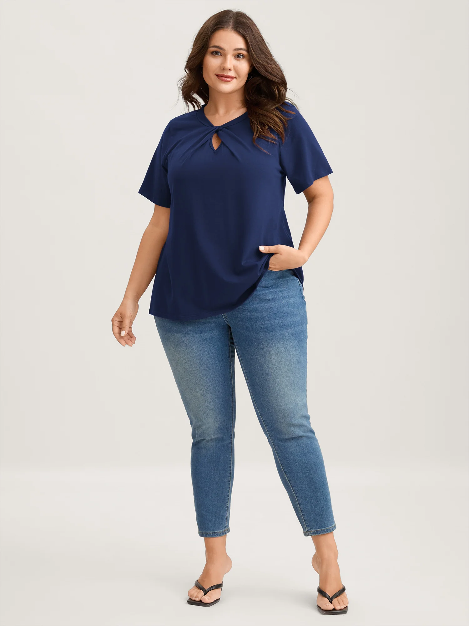 Knotted Cut-Out Neckline Solid T-Shirt - Image 9