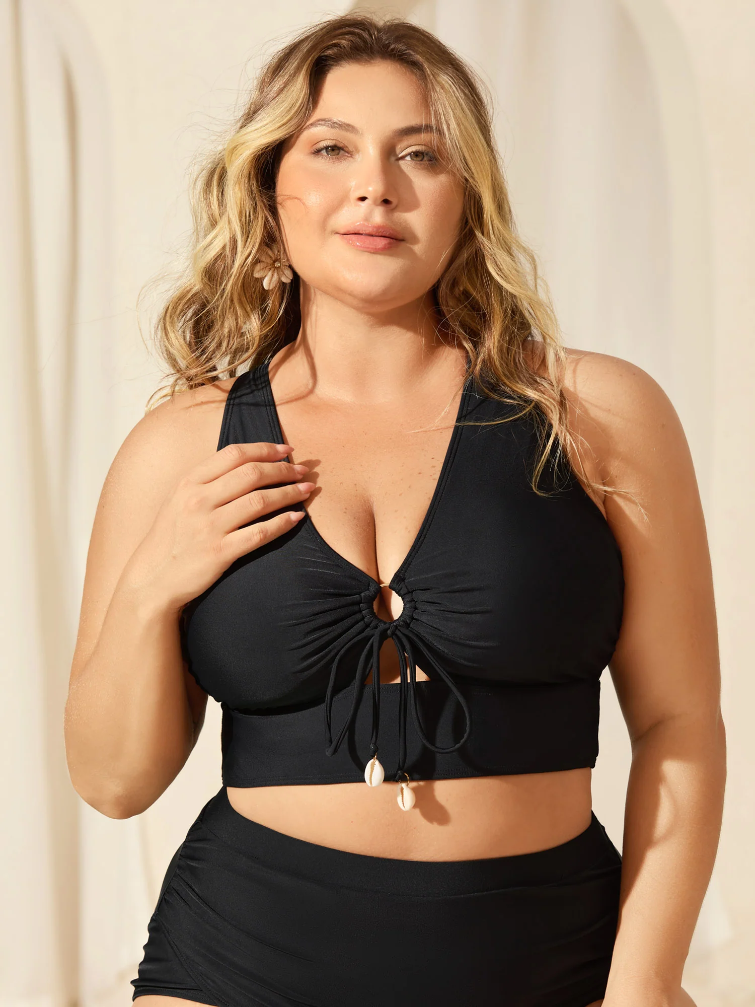 Knotted Keyhole Crossstraps Bikini Top