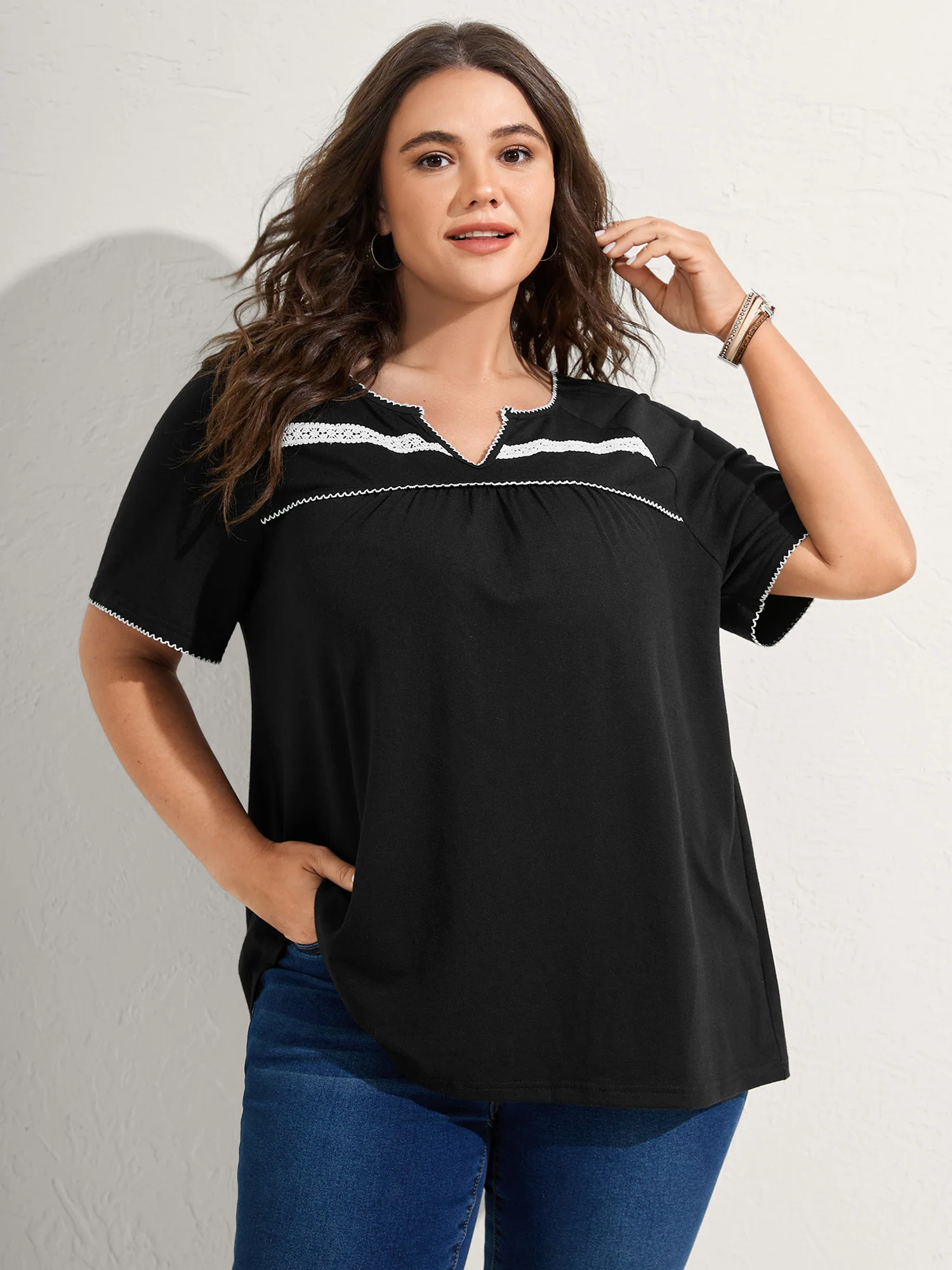 Lace Color Contrast Pleated T-Shirt - Image 3