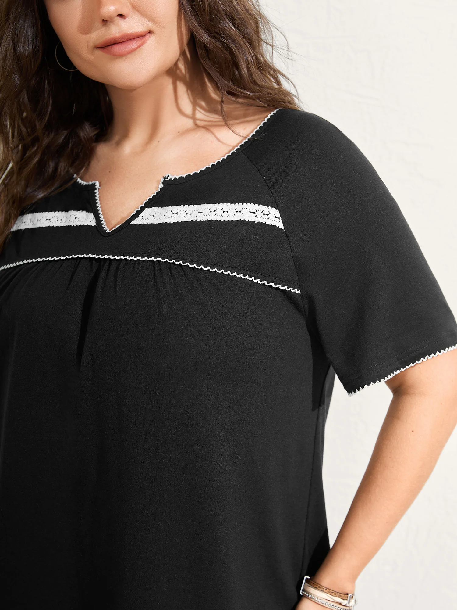 Lace Color Contrast Pleated T-Shirt - Image 5