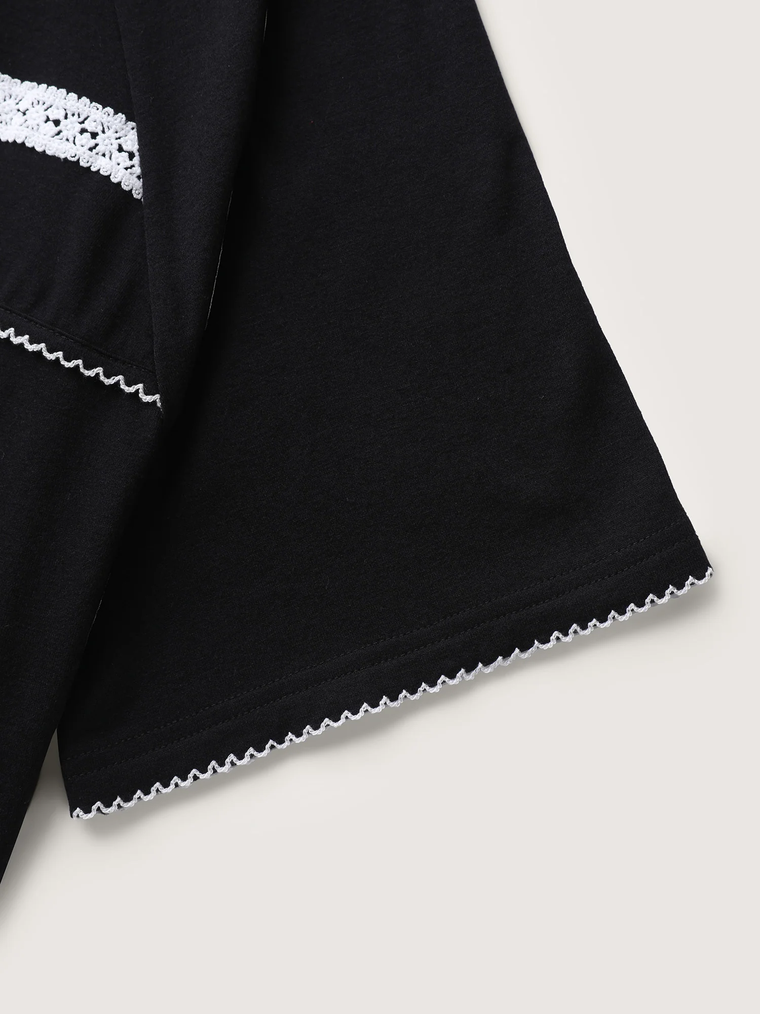 Lace Color Contrast Pleated T-Shirt - Image 7