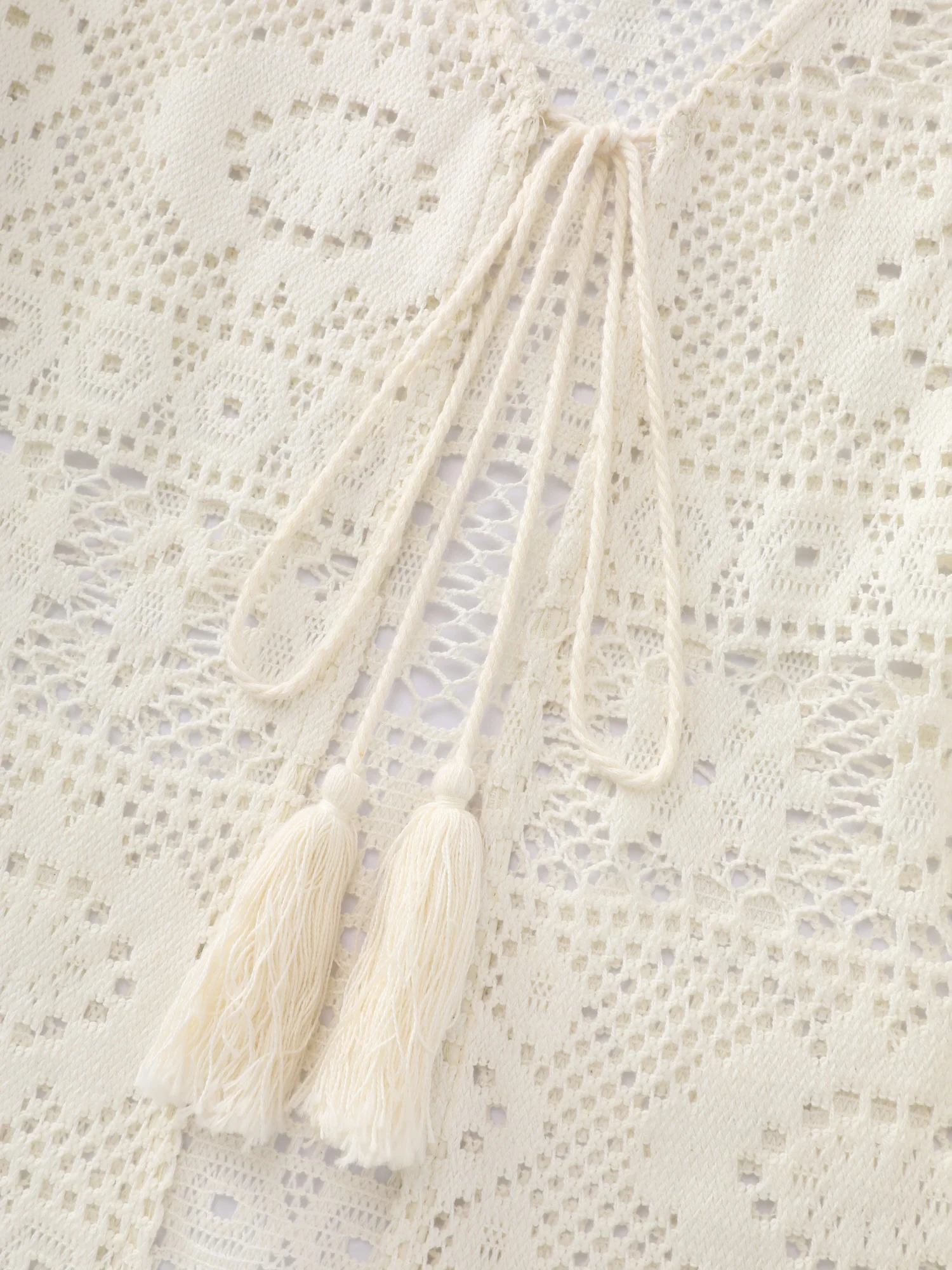Lace Hollow Front-Tie Kimono - Image 5
