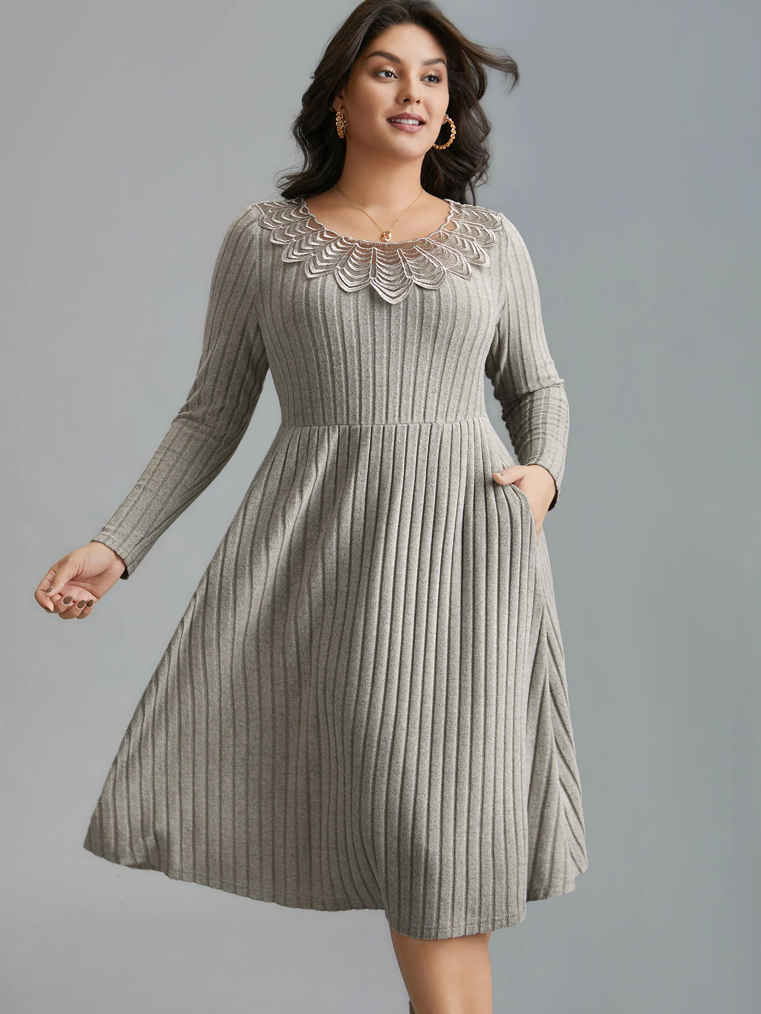 Lace Neck Patchwork Ribbed Knit Dress - Image 2