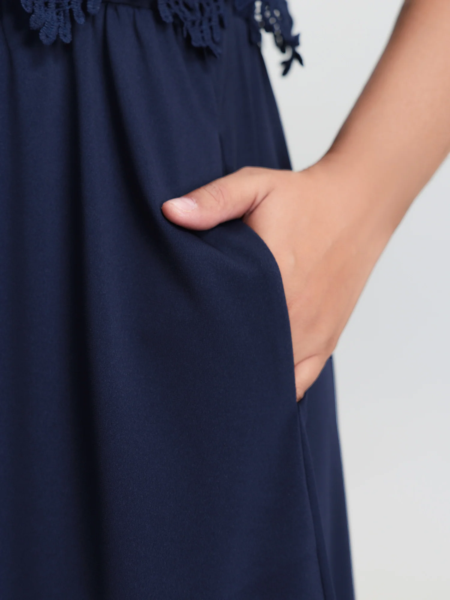 Lace Patchwork Pockets Flowy Midi Dress - Image 4