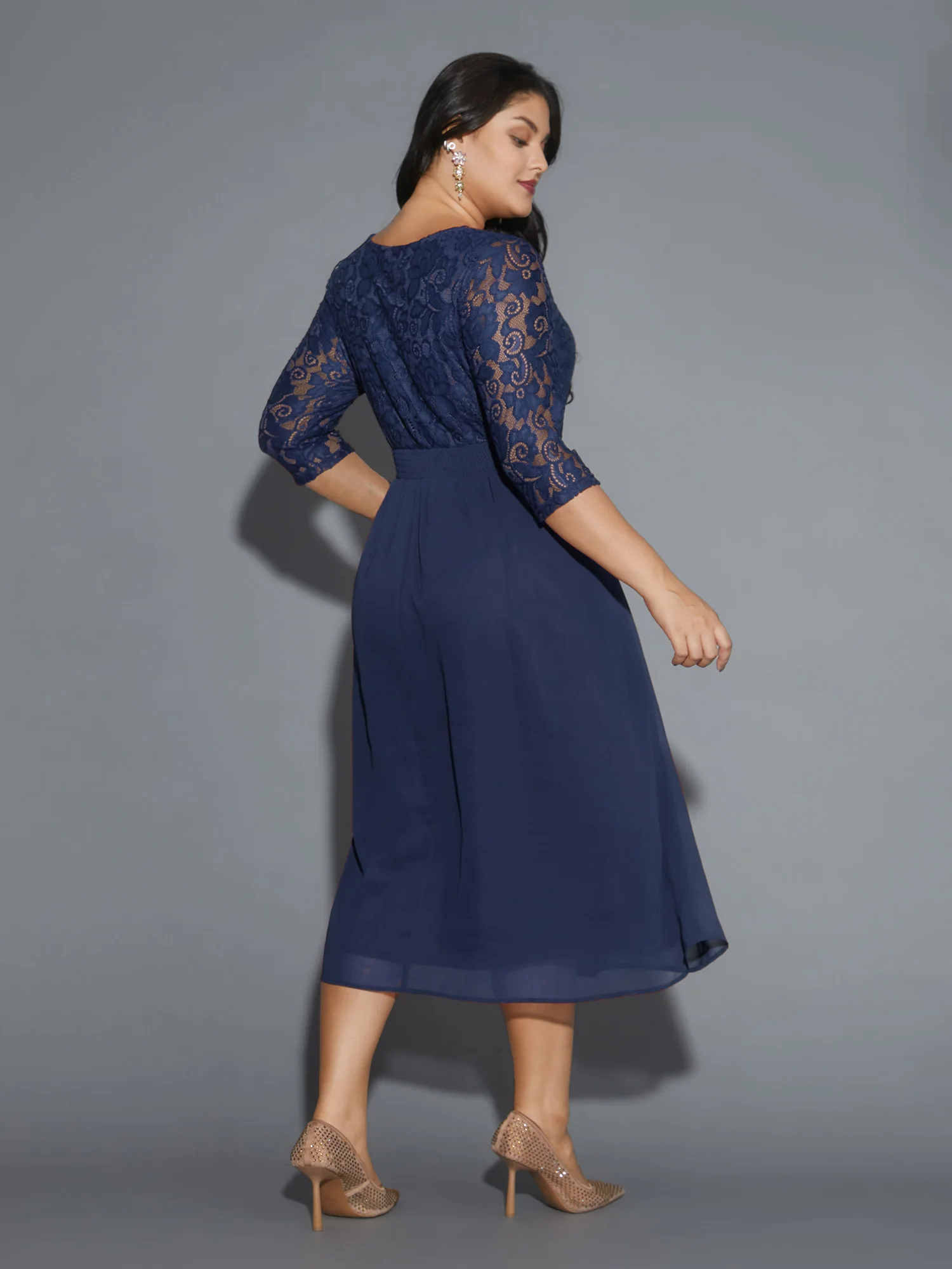 Lace Patchwork Shirred Midi Pocket Dress - Image 11