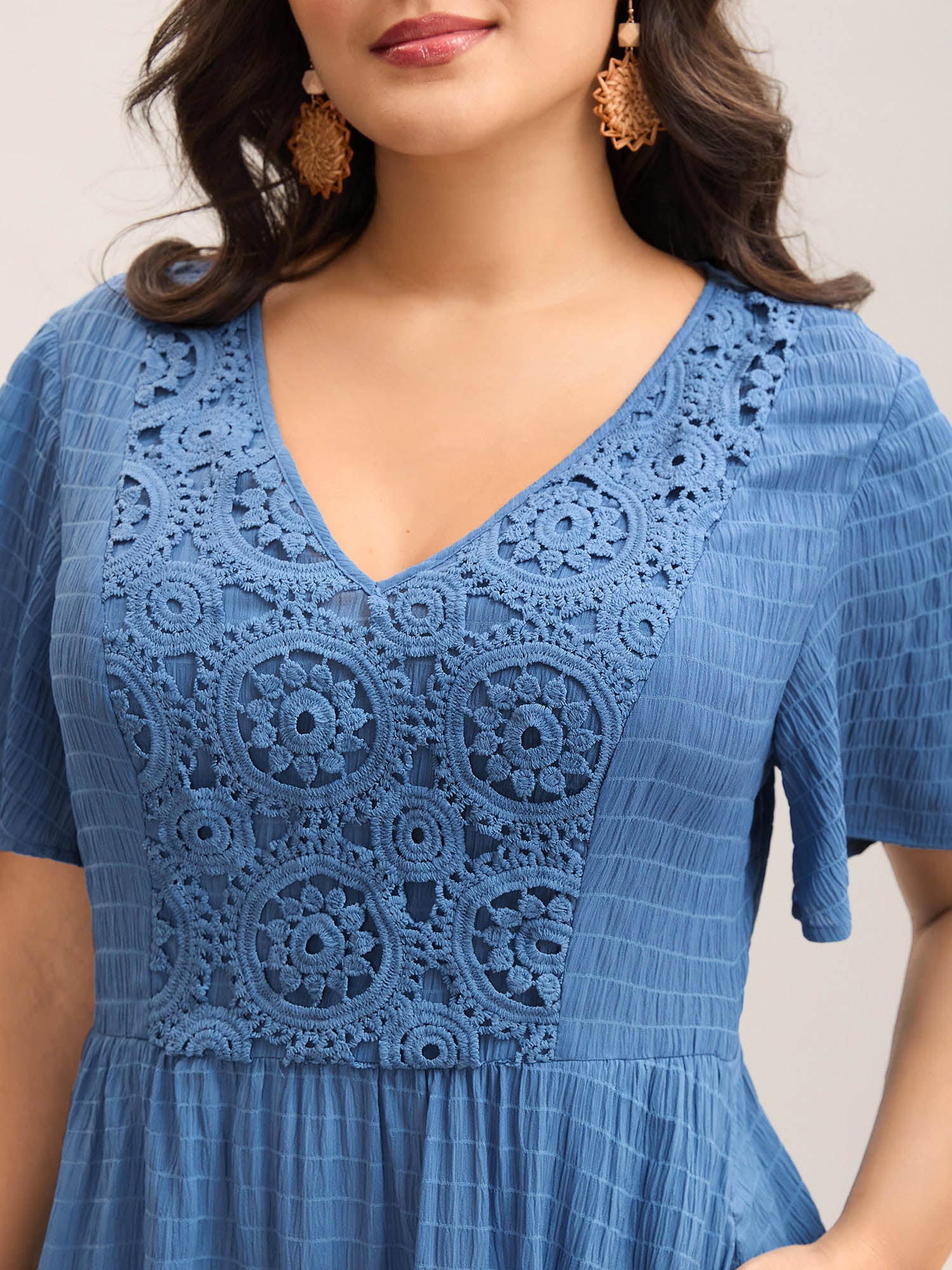 Lace Textured Pockets Tiered Midi Dress - Image 2