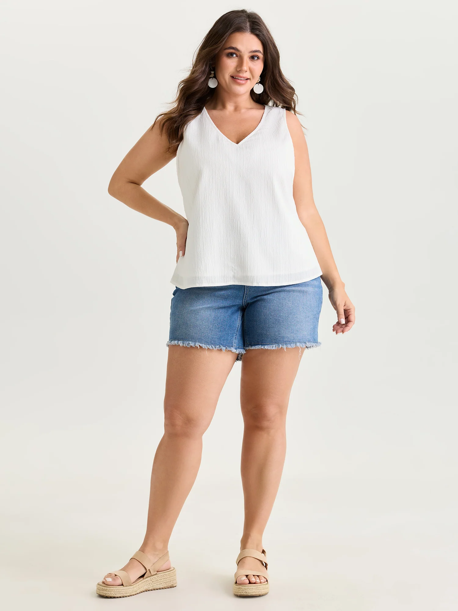 Lace Textured Sleeveless Blouse - Image 4