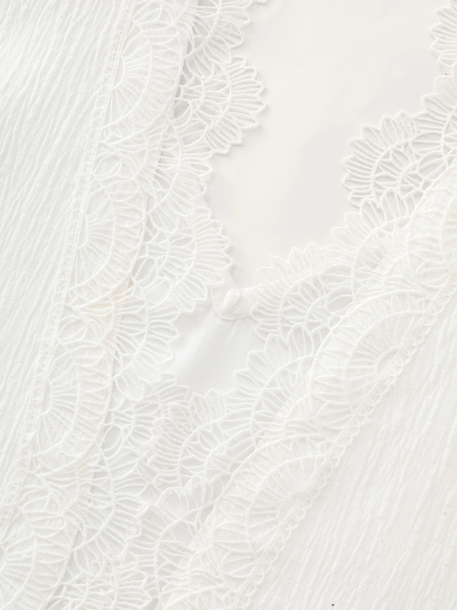 Lace Textured Sleeveless Blouse - Image 7