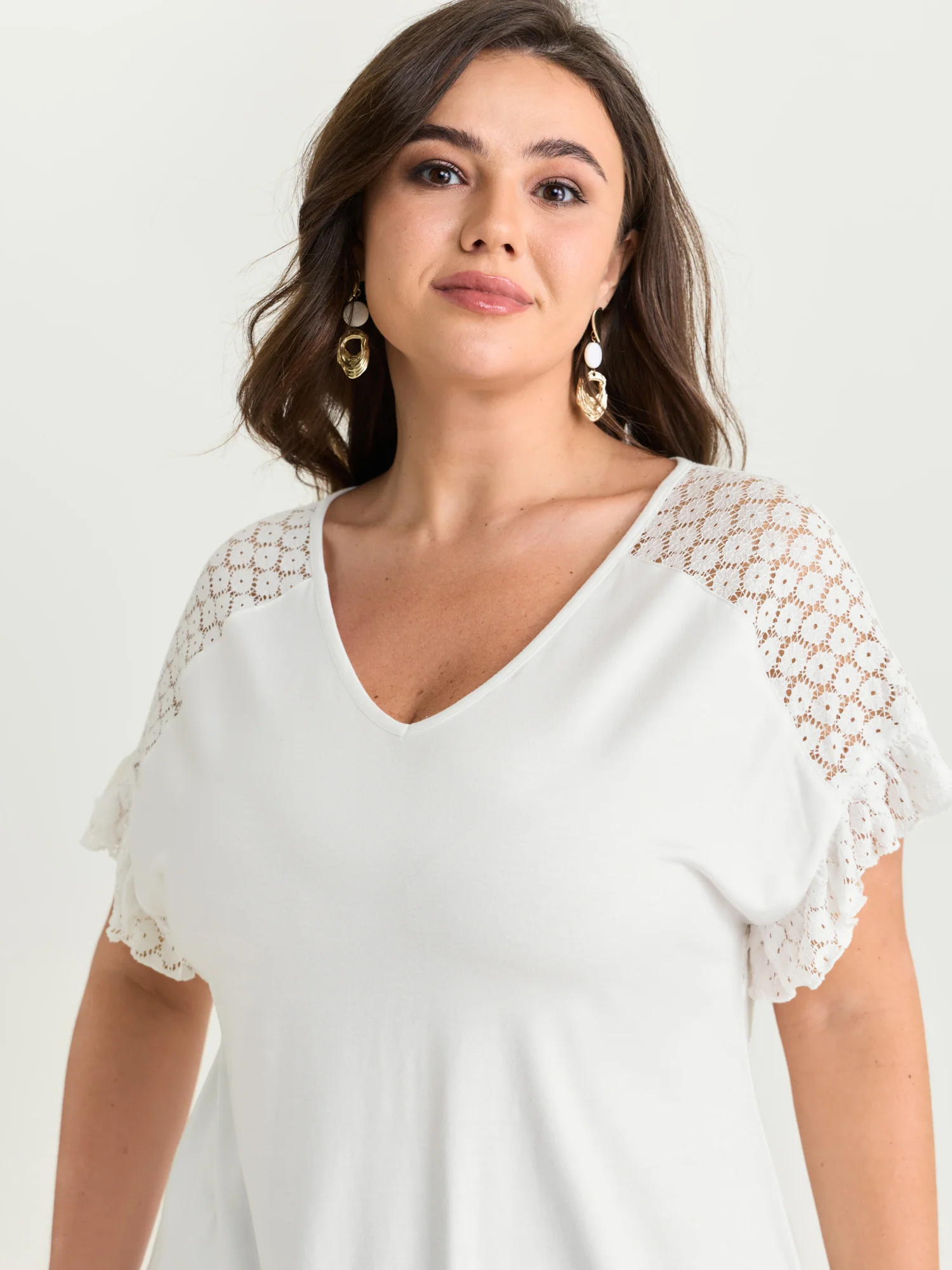 Lace Trim Back Detail V-Neck T-Shirt - Image 4