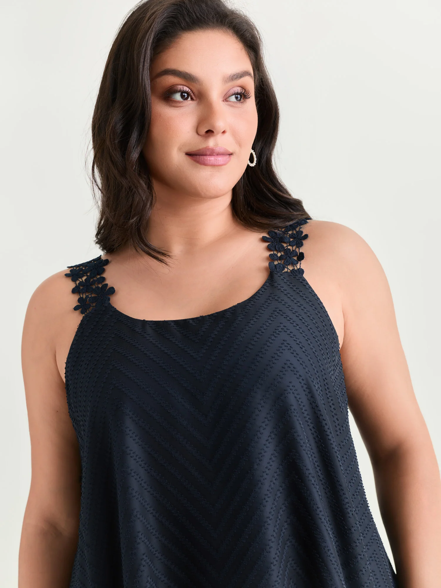 Lace Trim Flowy Tank Top - Image 17