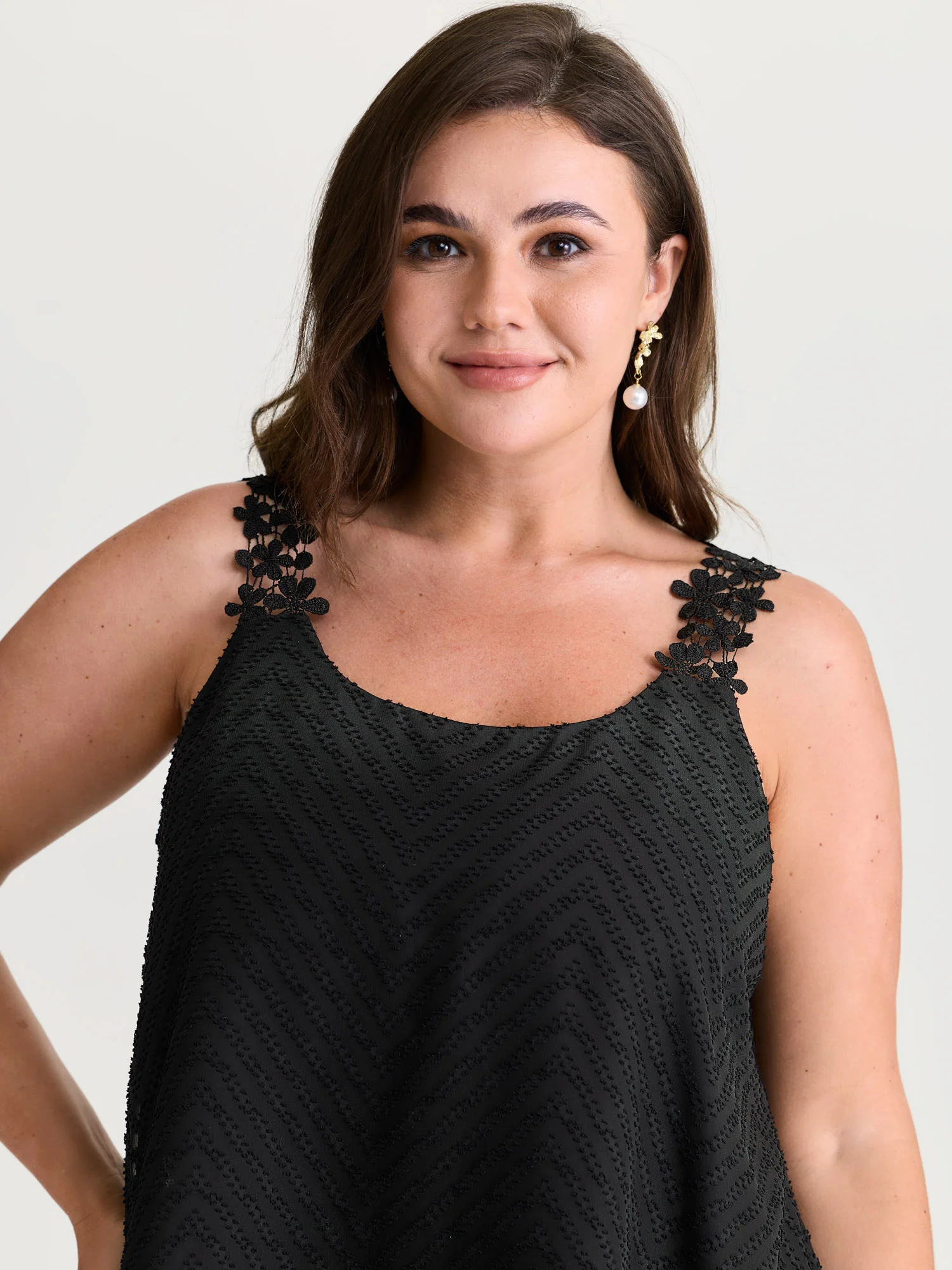 Lace Trim Flowy Tank Top - Image 9