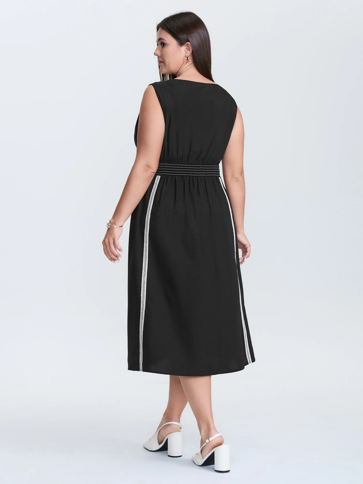 Lace Trim Shirred Waist Round Neck Midi Dress - Image 4