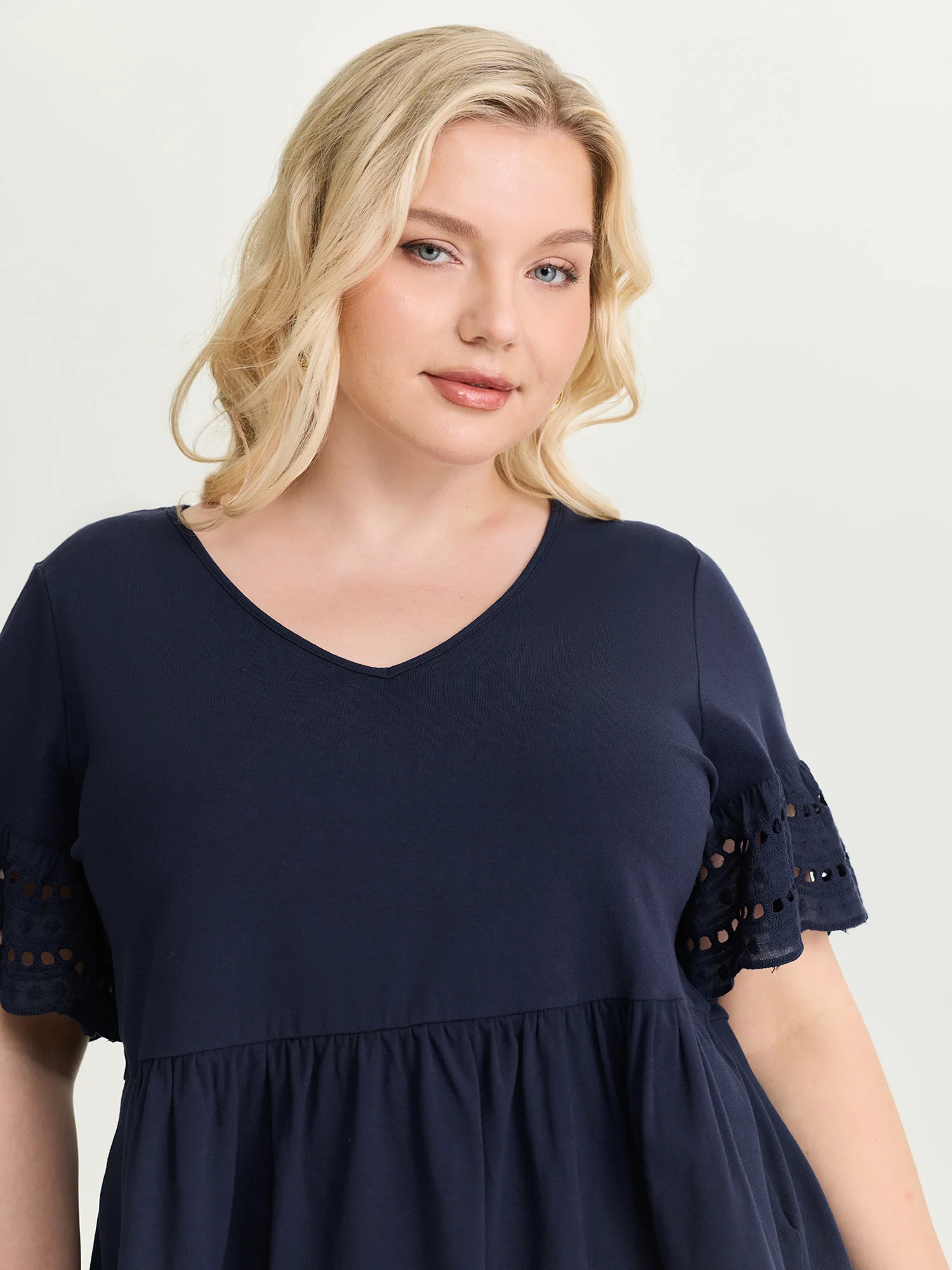 Lace Trim V-Neck Plain Knit Top - Image 2