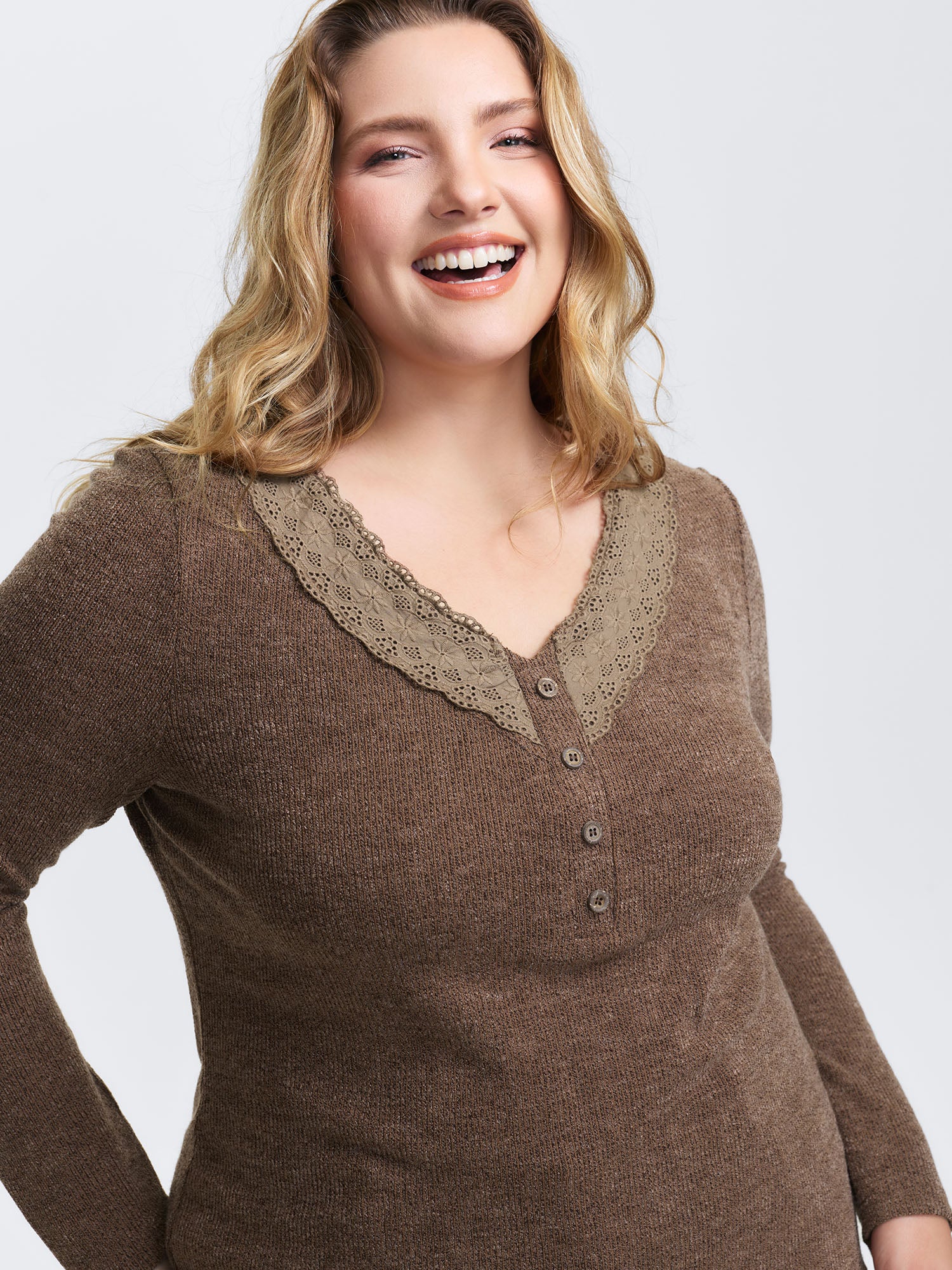 Lace Trim V-Neck Stretchy T-Shirt - Image 2