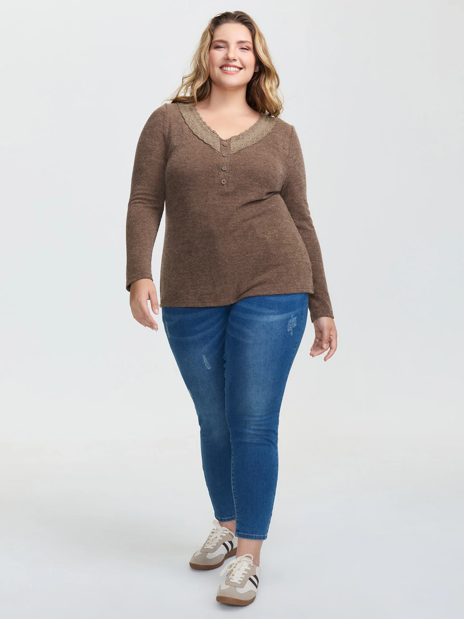 Lace Trim V-Neck Stretchy T-Shirt - Image 4