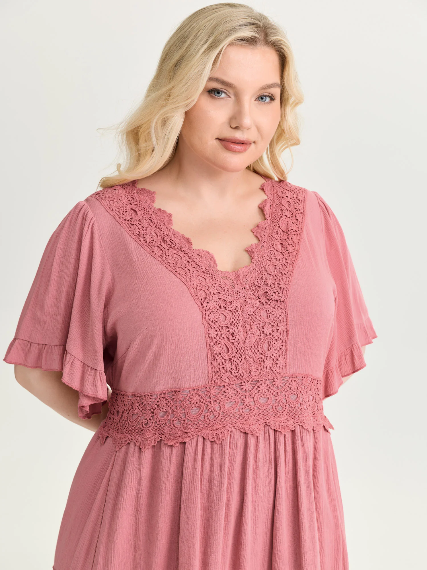 Lace Trim V-Neckline Tiered Maxi Dress - Image 2