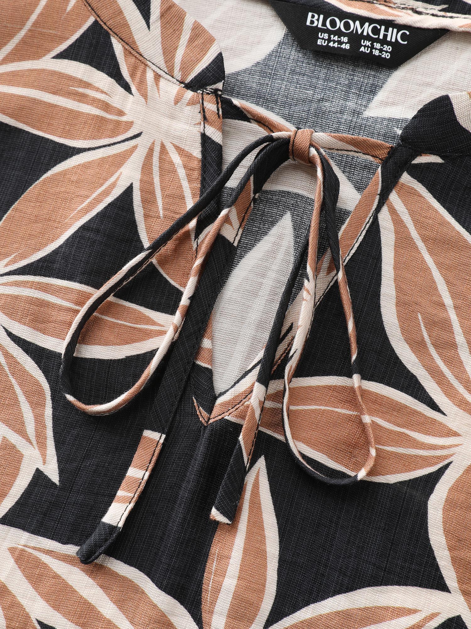 Large Floral Print Notched Collar Blouse - Image 5