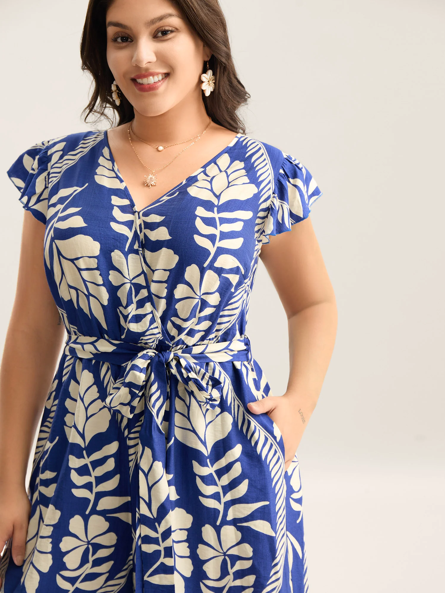 Large Floral Print Pockets Jumpsuit - Image 2