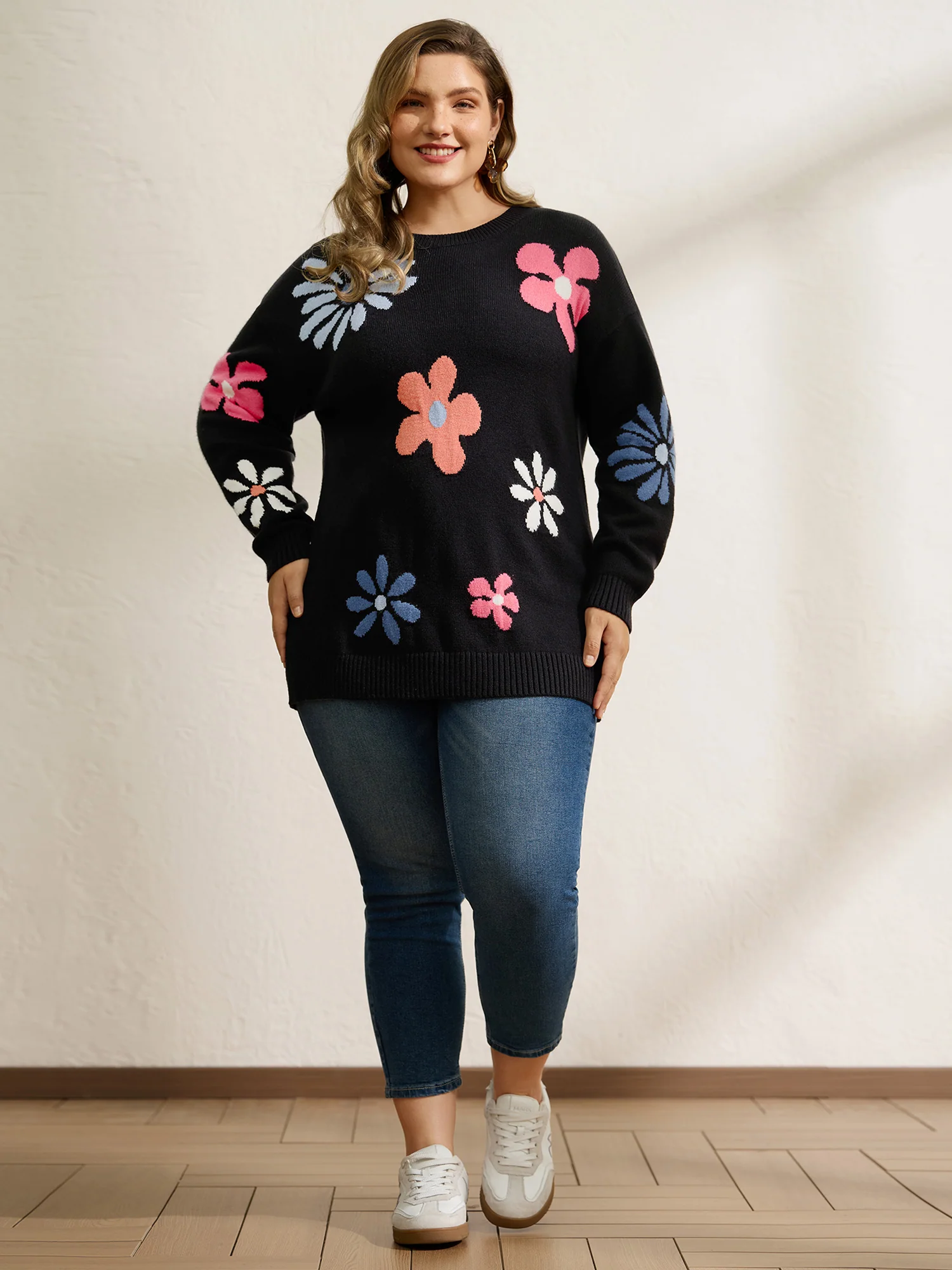 Supersoft Large Flower Jacquard Pattern Pullover - Image 3