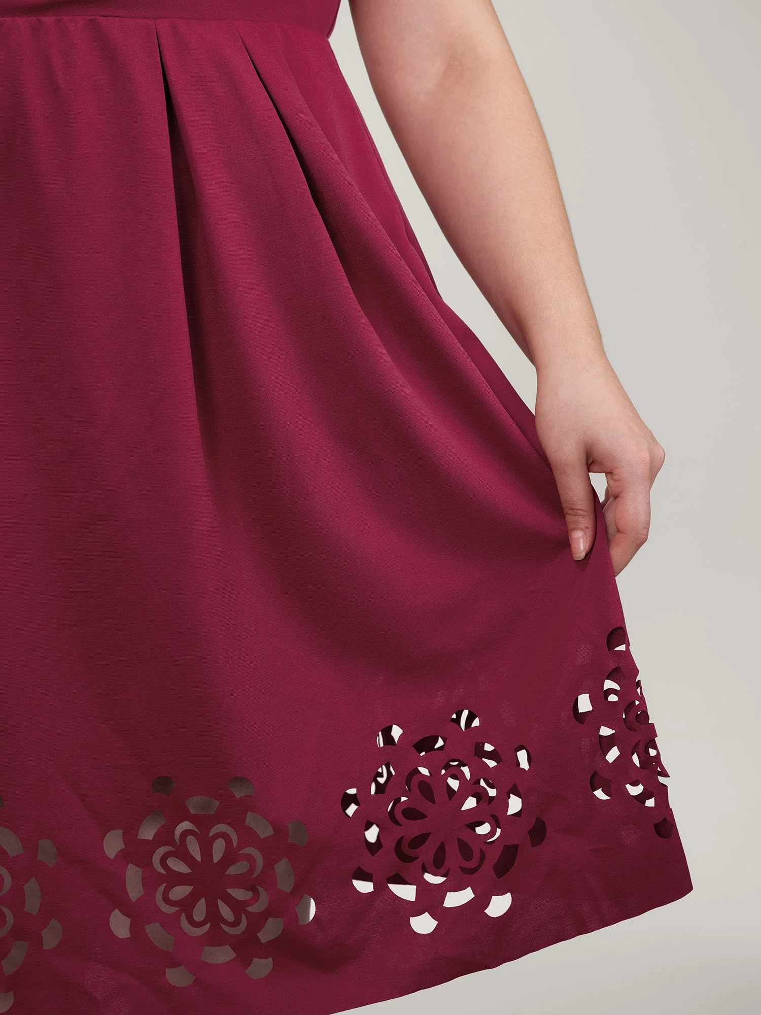 Laser Cut Hem Backless Tie Midi Dress - Image 2