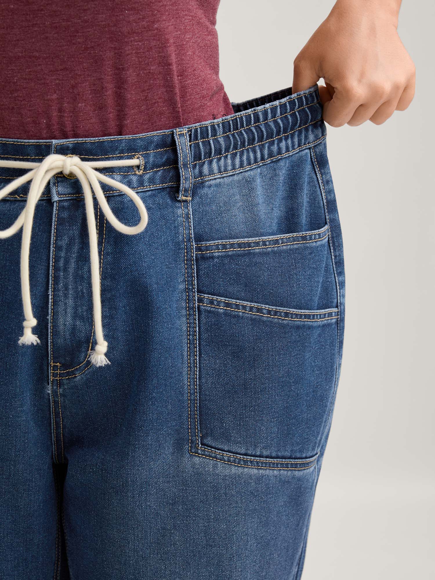 Layered Pockets Elastic Waistband Straight-Leg Jeans - Image 2
