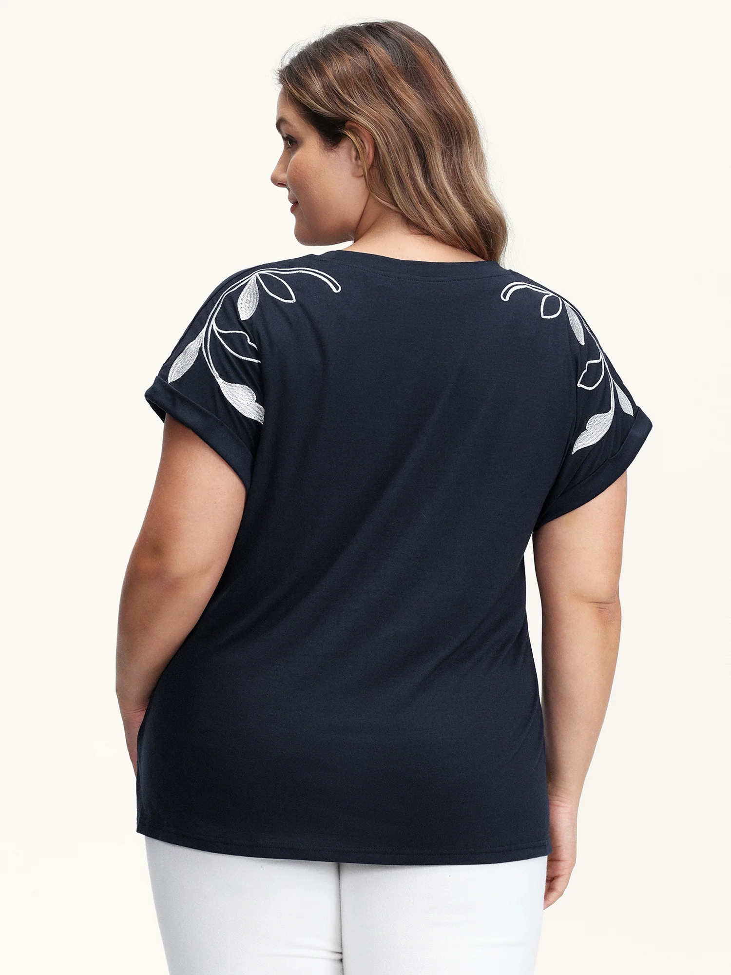 Leaf Embroidery Round Neck Split T-Shirt - Image 4