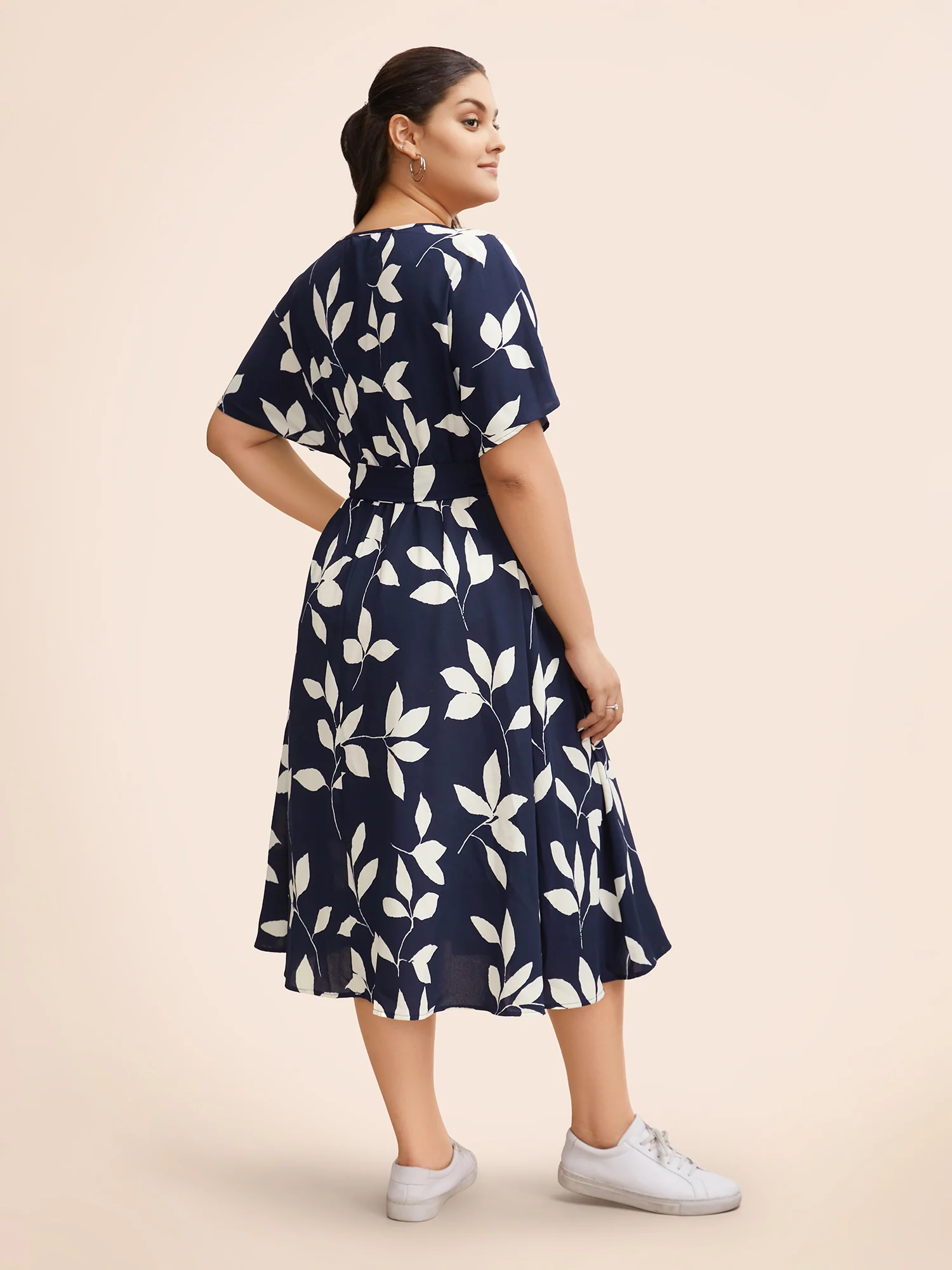 Leaf Print Pocket Belted Dress - Image 4