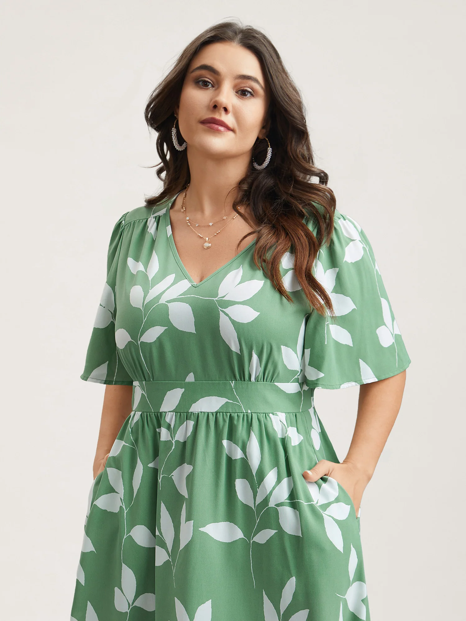 Leaf Print Waist-Cinched Flared Midi Dress - Image 4