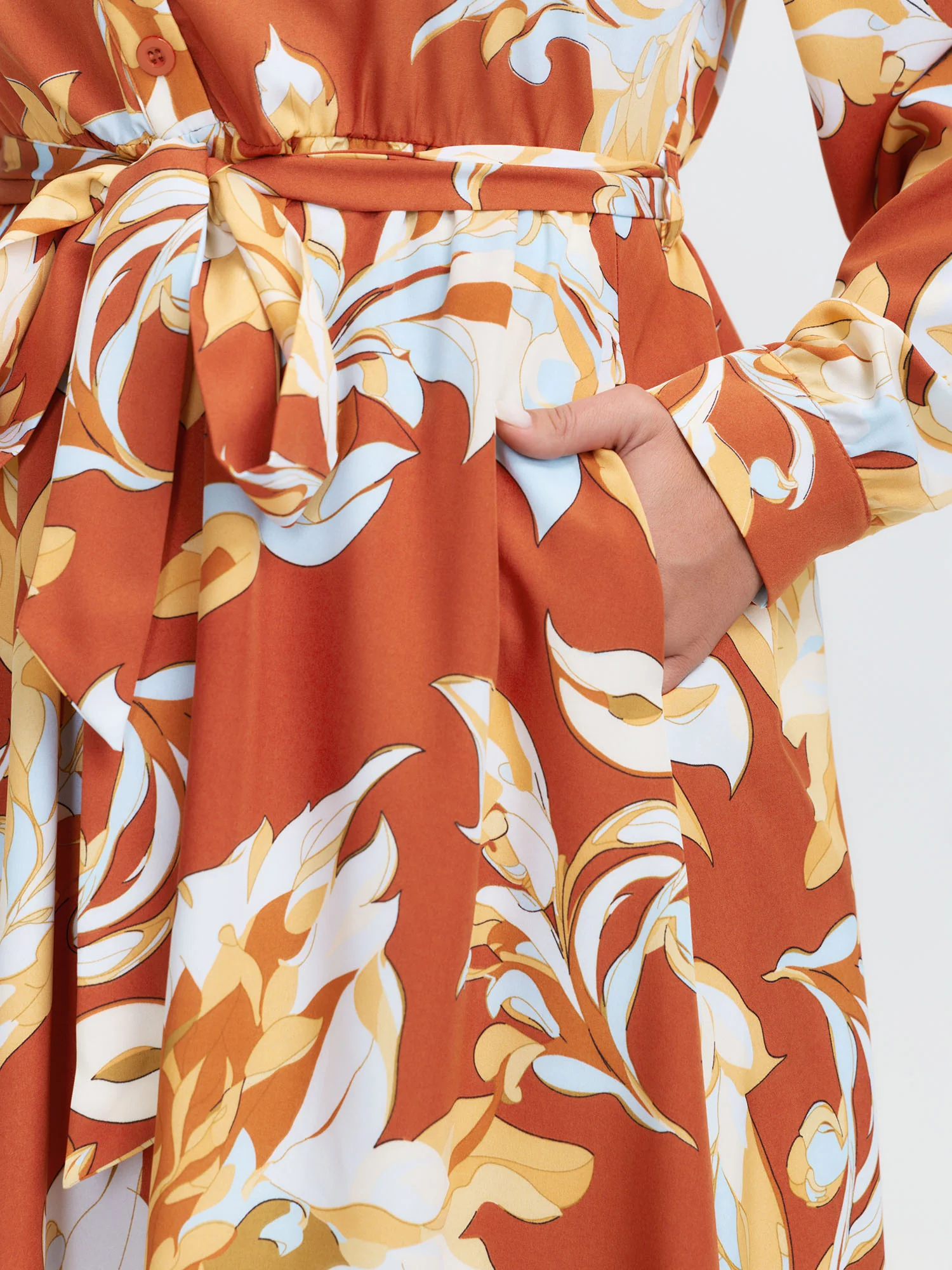 Leaf Print Waist-Defining Ruffled Neck Midi Dress - Image 4