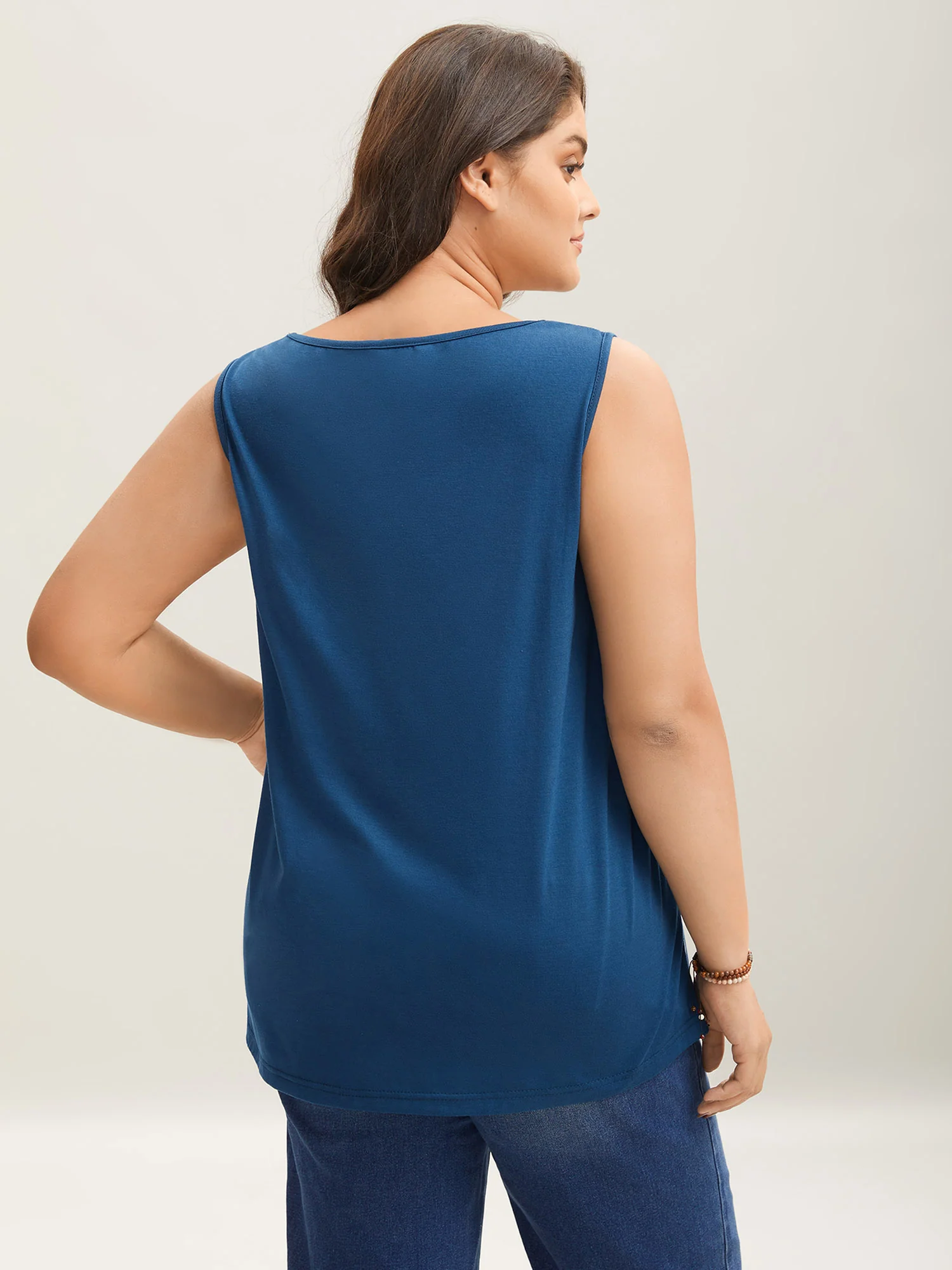 Leafy Printed Hem Pleated Sleeveless Top - Image 4