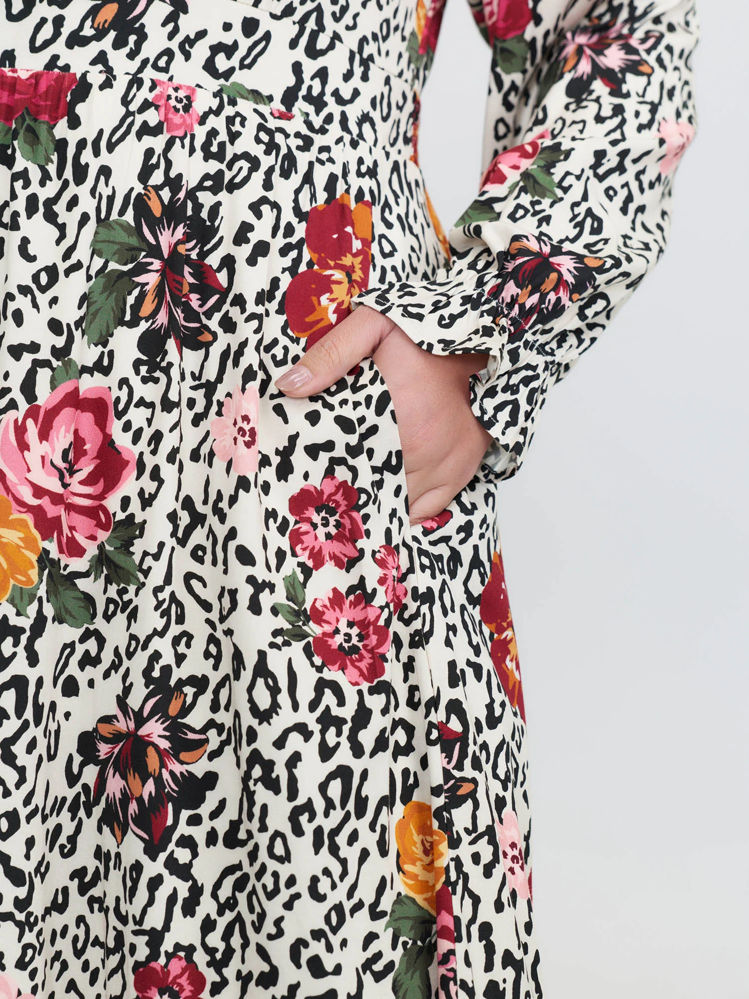 Leopard Floral Print Shirred Waist Midi Dress - Image 4