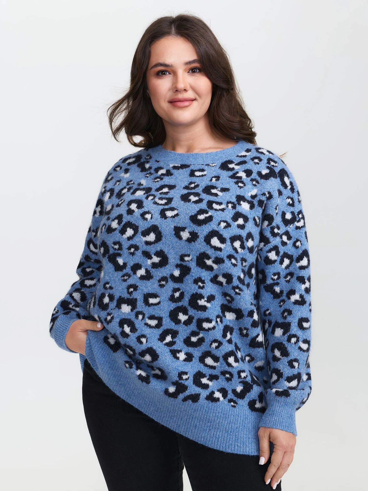 Leopard Jacquard Ribbed Round Neck Pullover - Image 3