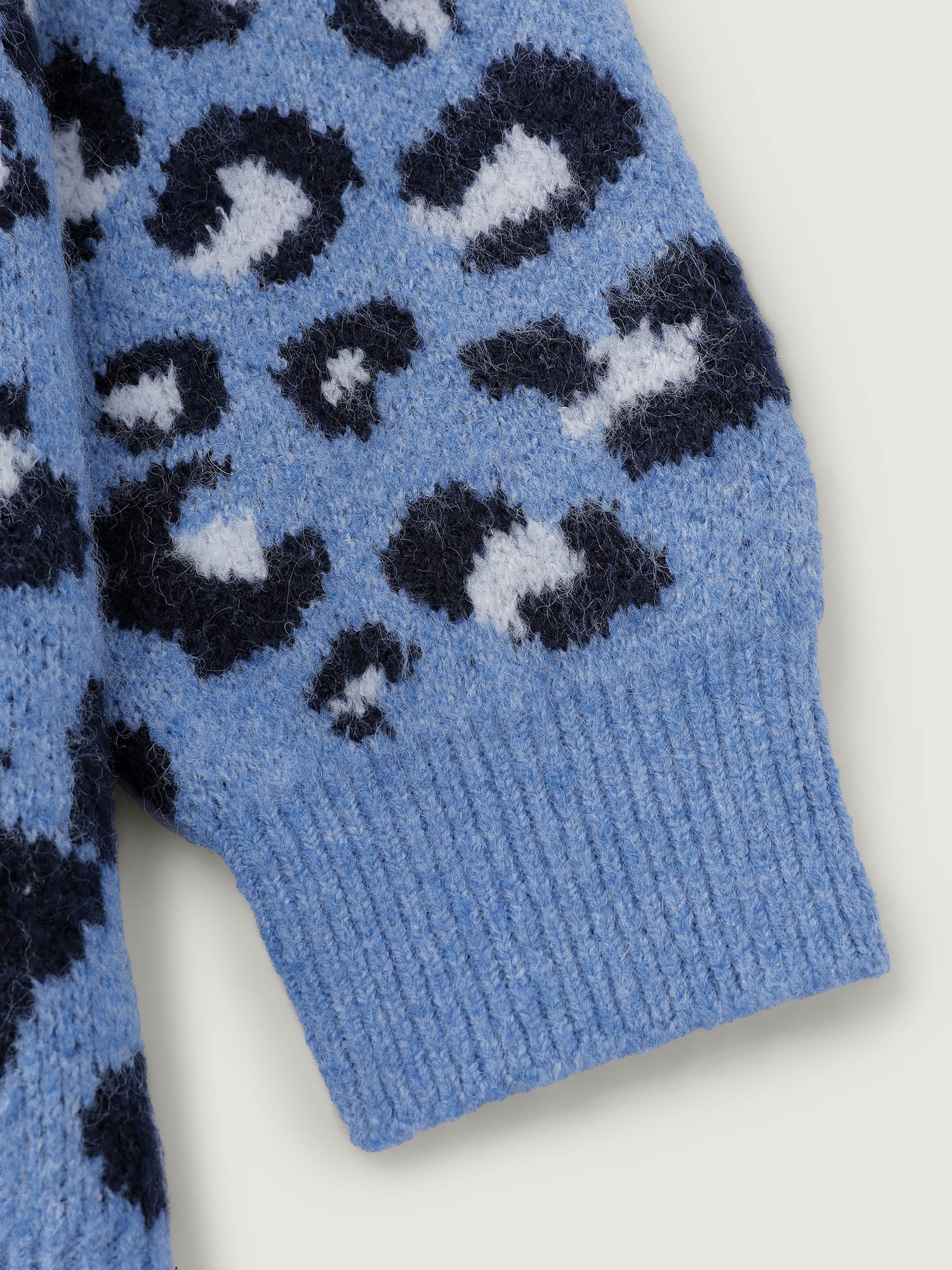 Leopard Jacquard Ribbed Round Neck Pullover - Image 6