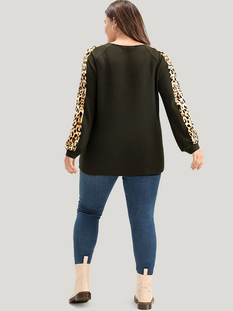 Leopard Patchwork Raglan Sleeve Waffle Knit Sweatshirt - Image 5