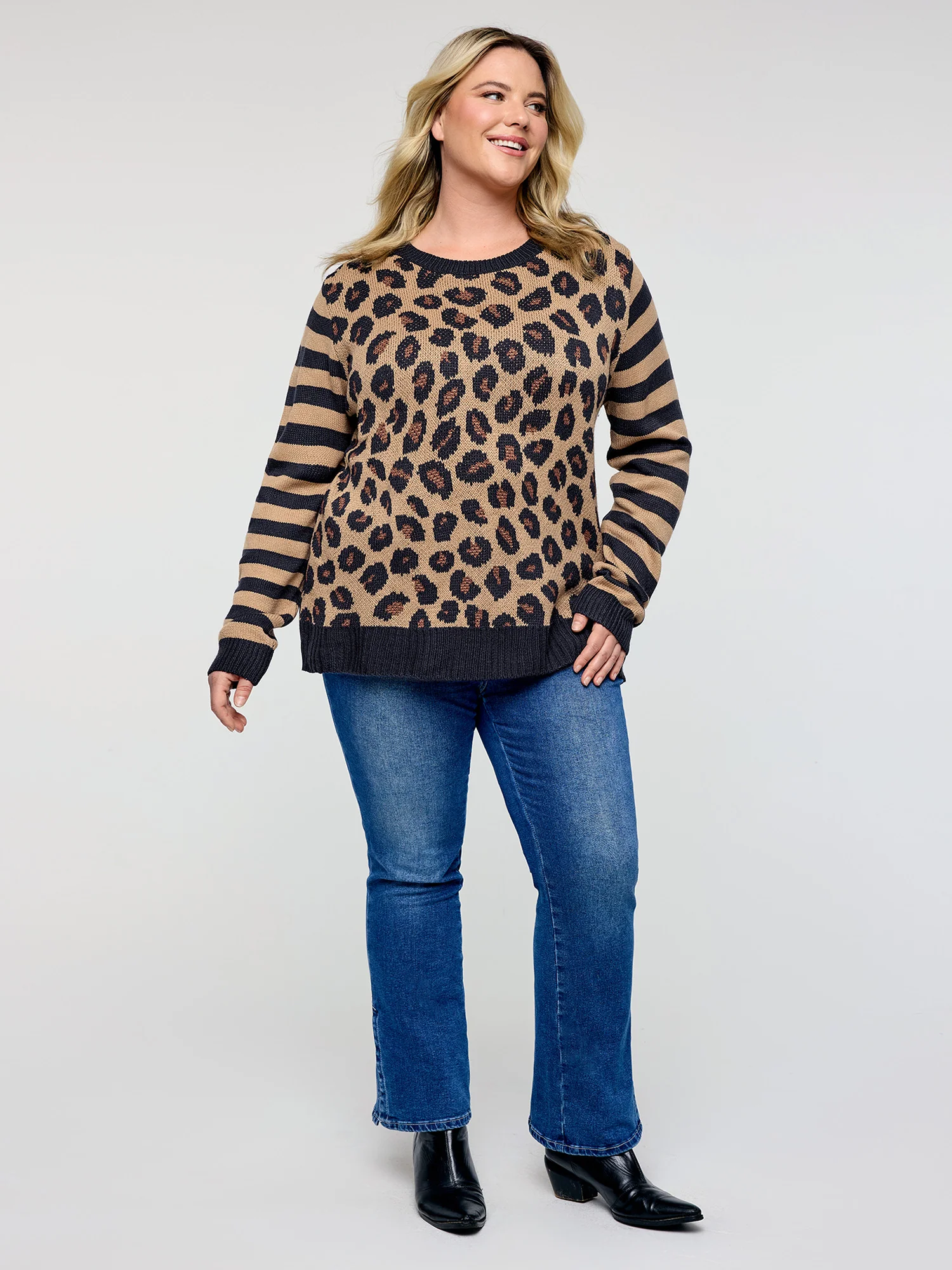 Leopard Pattern Jacquard Stripe Pullover - Image 2