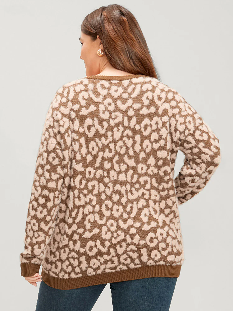Leopard Pointelle Knit V Neck Fluffy Knit Top - Image 7