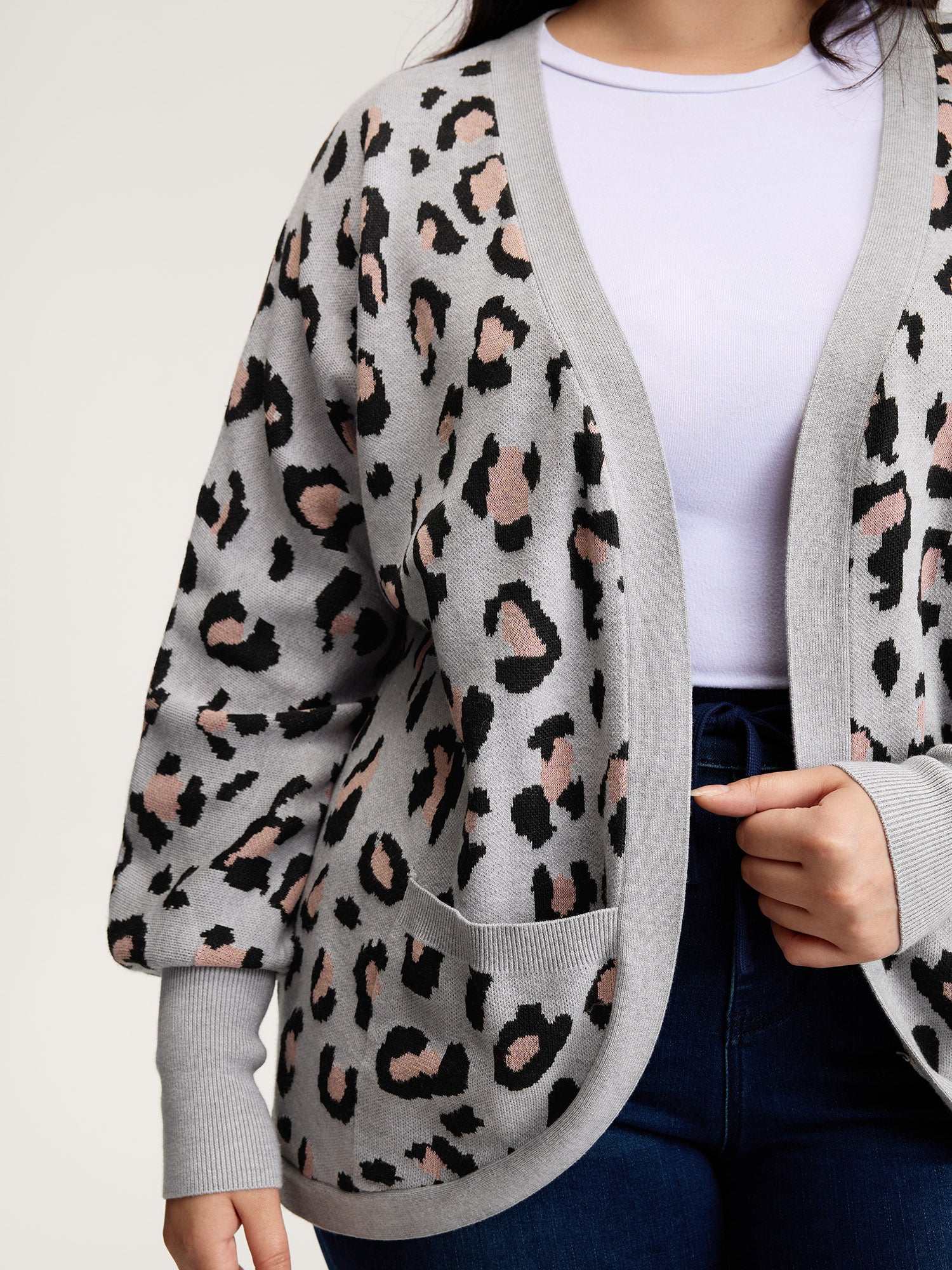 Leopard Print Arc Hem Pockets Knit Cardigan - Image 2