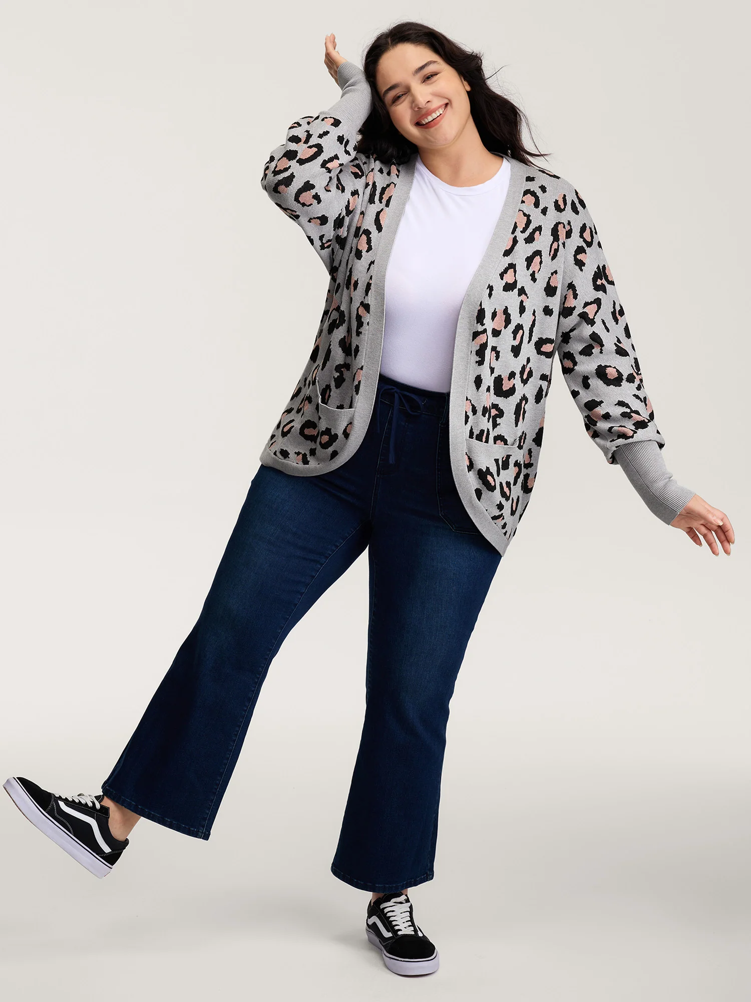 Leopard Print Arc Hem Pockets Knit Cardigan - Image 3