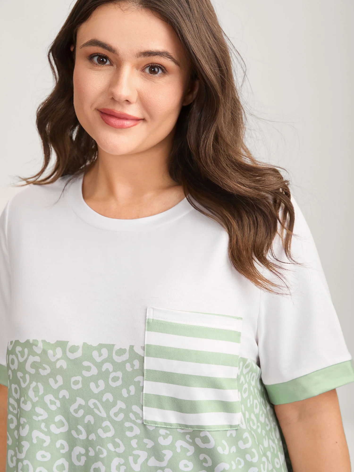 Leopard Print Color Contrast T-Shirt - Image 2