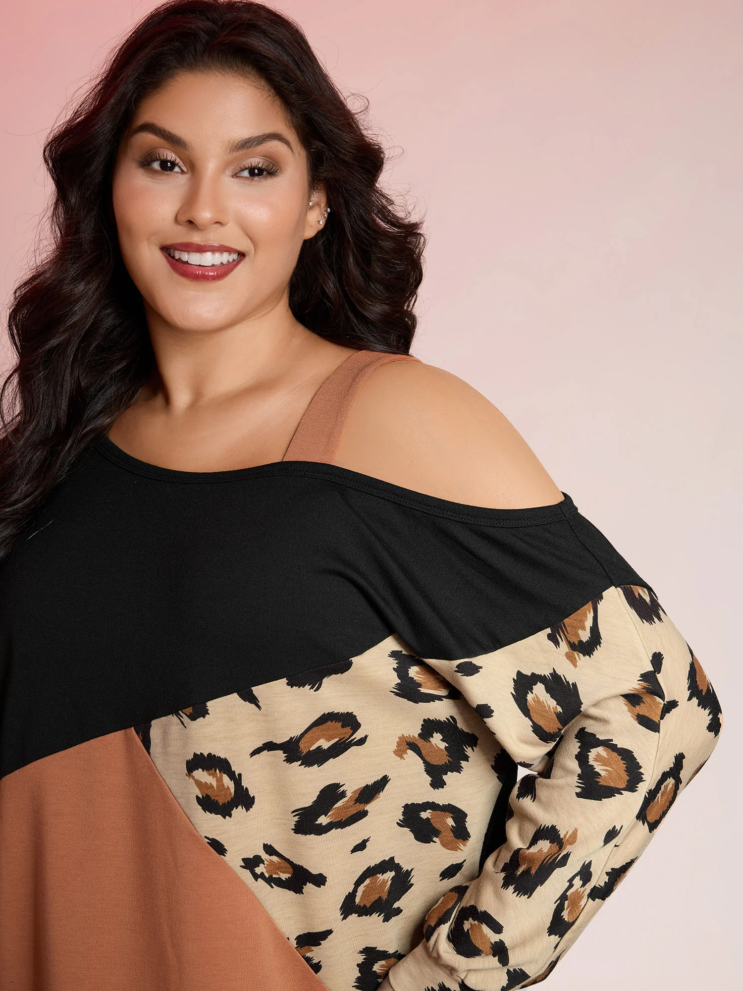 Leopard Print Colorblock One-Shoulder Sweatshirt - Image 2