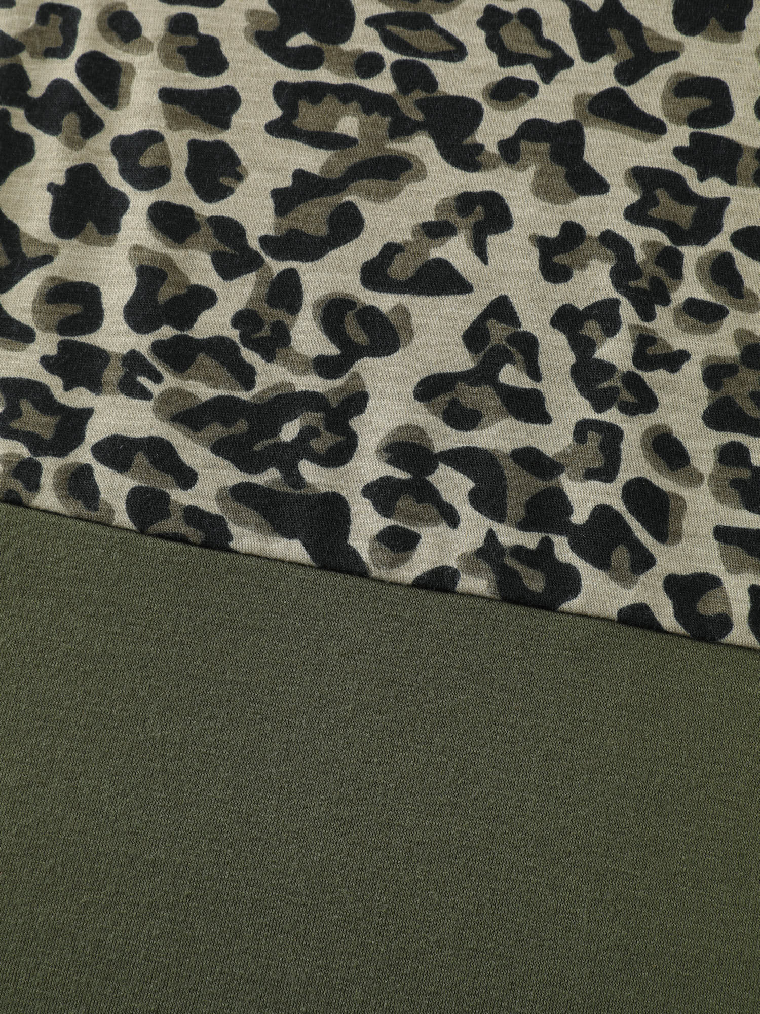 Leopard Print Colorblock T-Shirt - Image 5