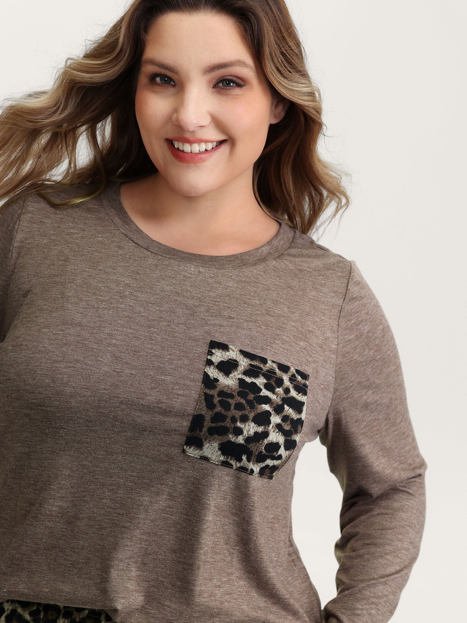 Leopard Print Contrast Lounge Set - Image 3
