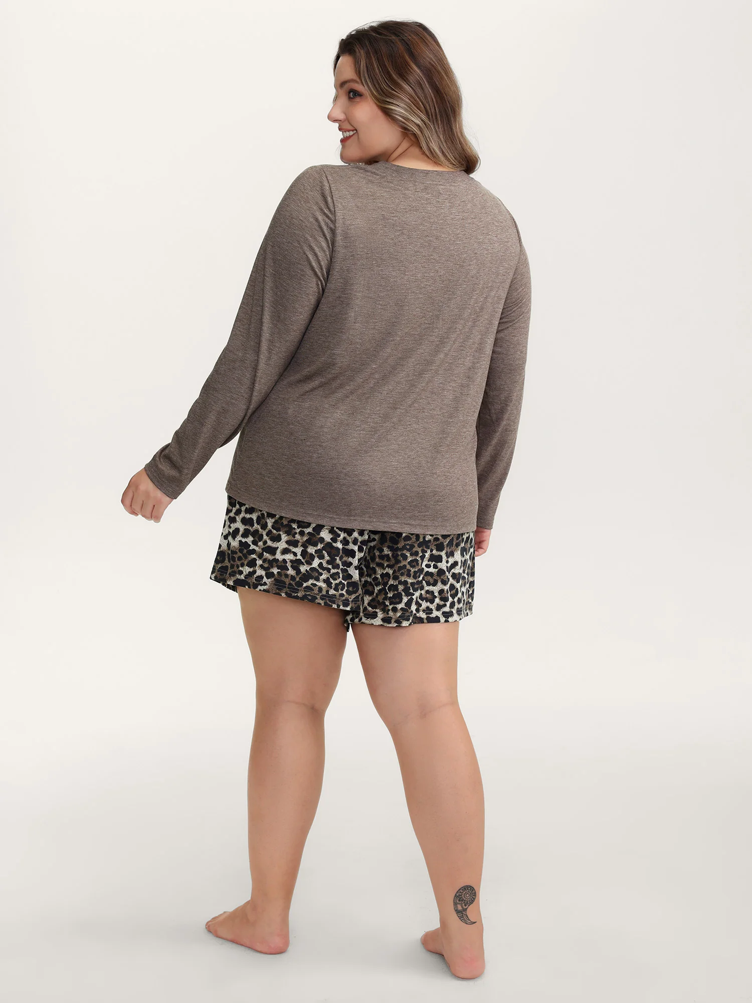 Leopard Print Contrast Lounge Set - Image 8