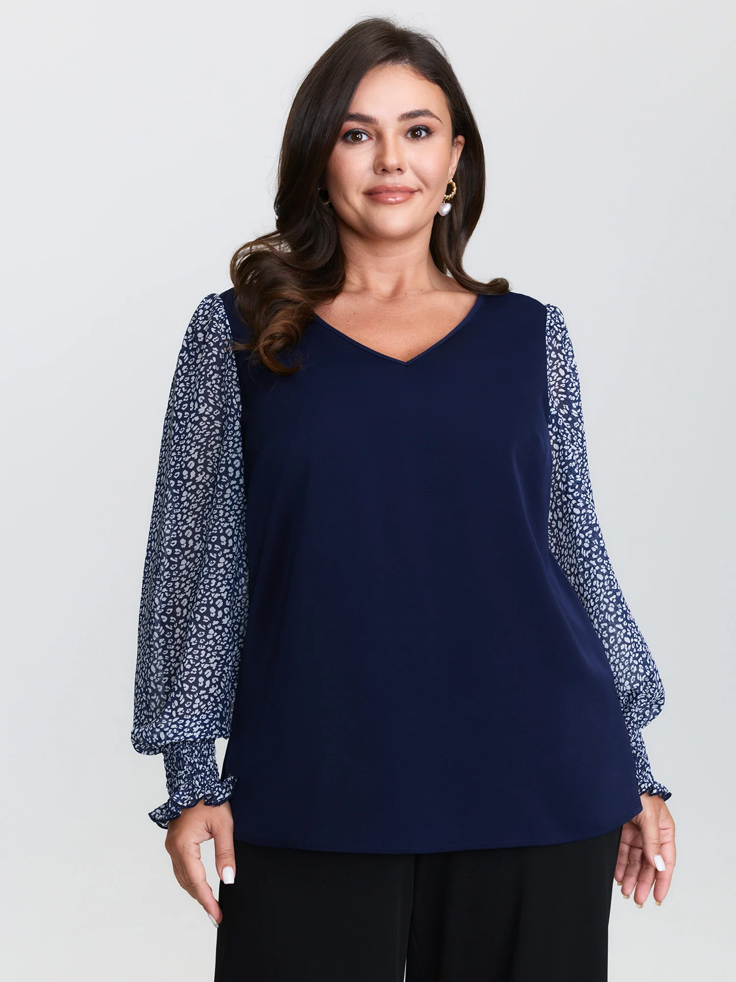 Leopard Print Contrast V-Neck Knit Top