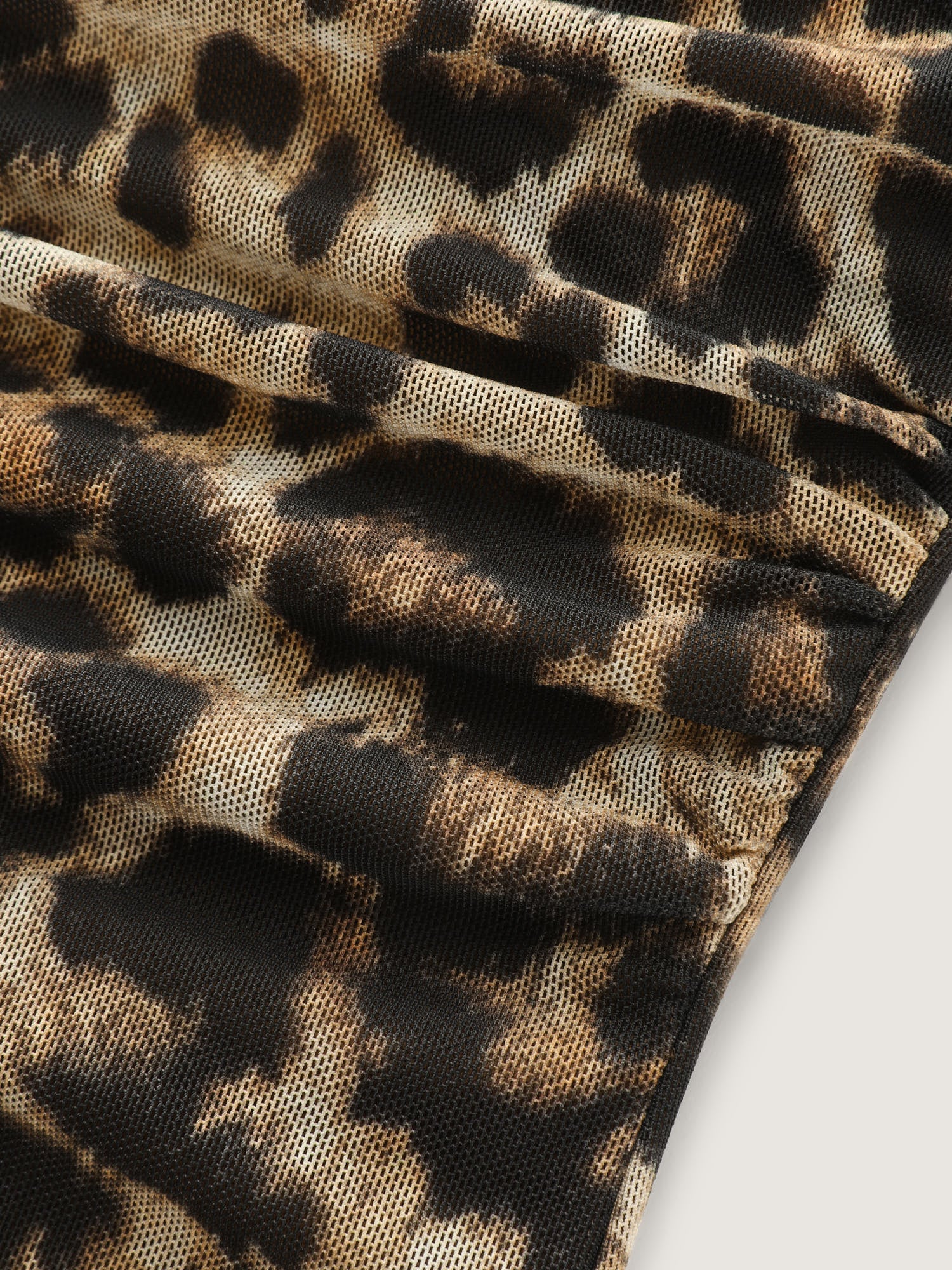 Leopard Print Cowl Neckline Fitted Tank Top - Image 6